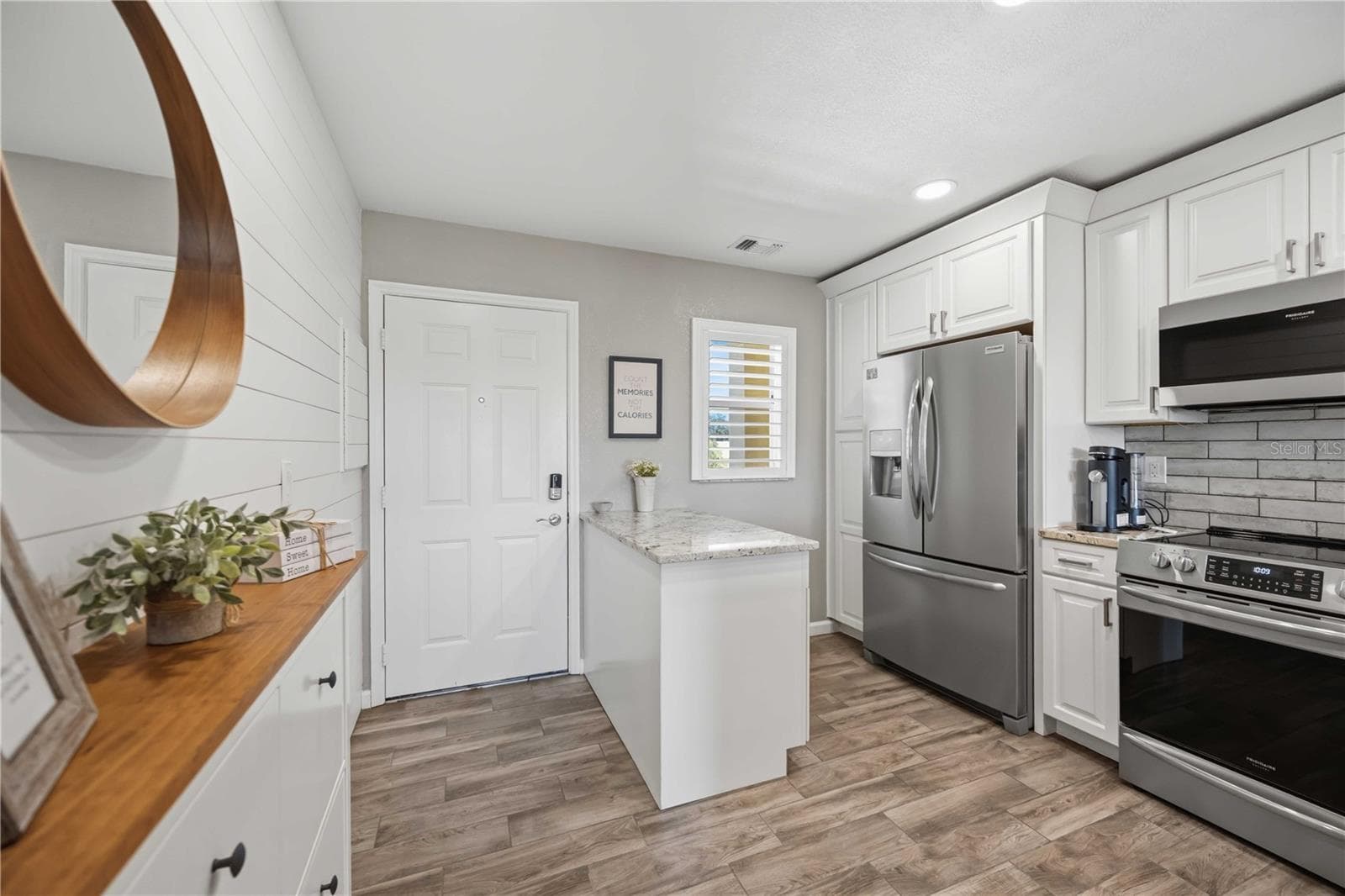 Condominium at 406 CERROMAR CIR N #328, VENICE, photo 8 of 61