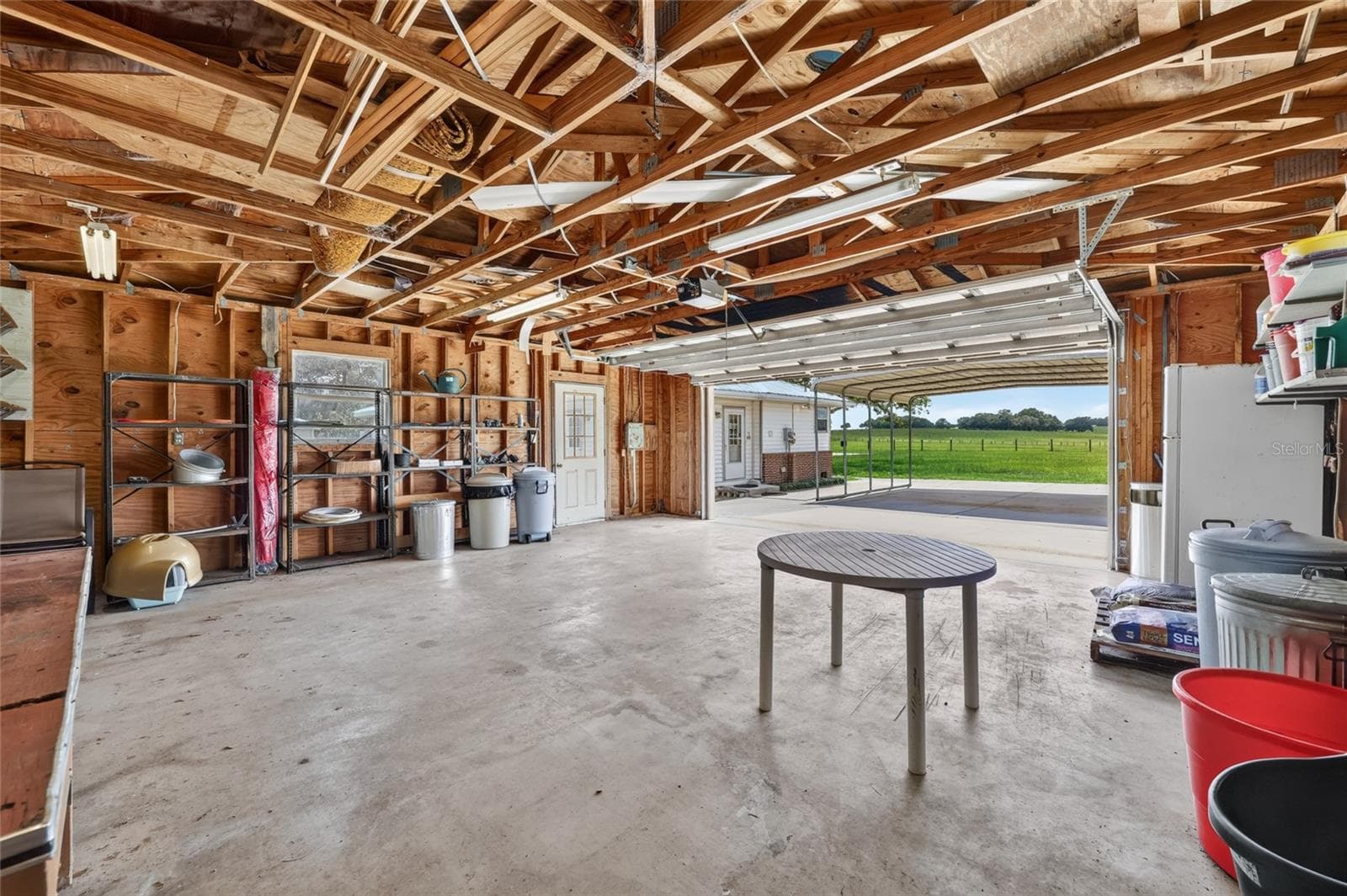 2 car garage - 20500 NW 27TH ST, MORRISTON
