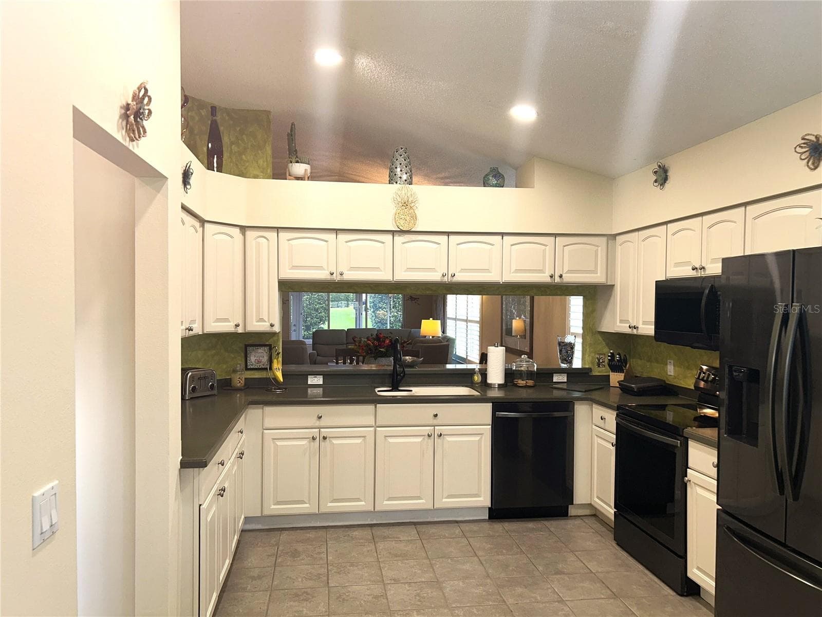 Single Family Residence at 18505 GRAND CLUB DR, HUDSON, photo 9 of 44
