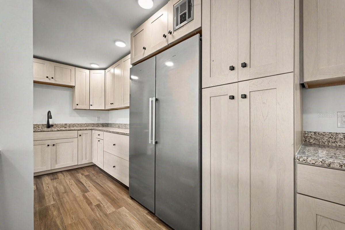 Full Freezer and Full Refrigerator - 1224 S PENINSULA DR #621, DAYTONA BEACH
