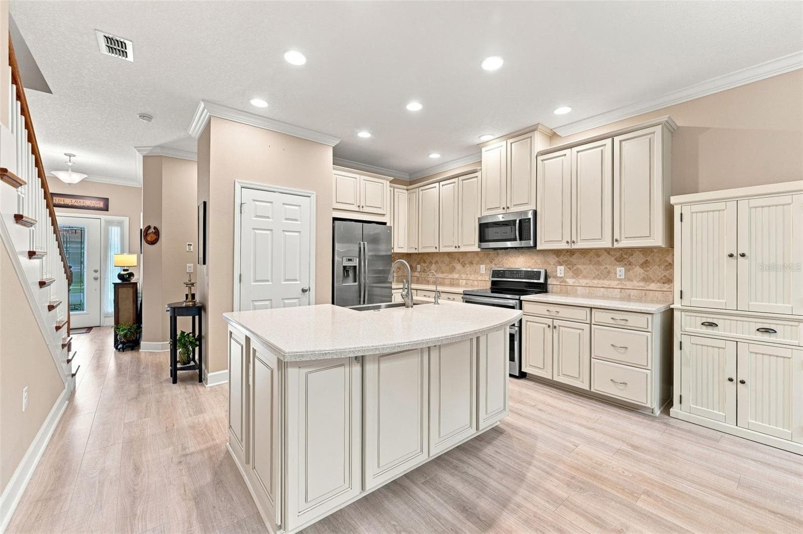 Townhouse at 8738 TERRACINA LAKE DR, TAMPA, photo 4 of 26