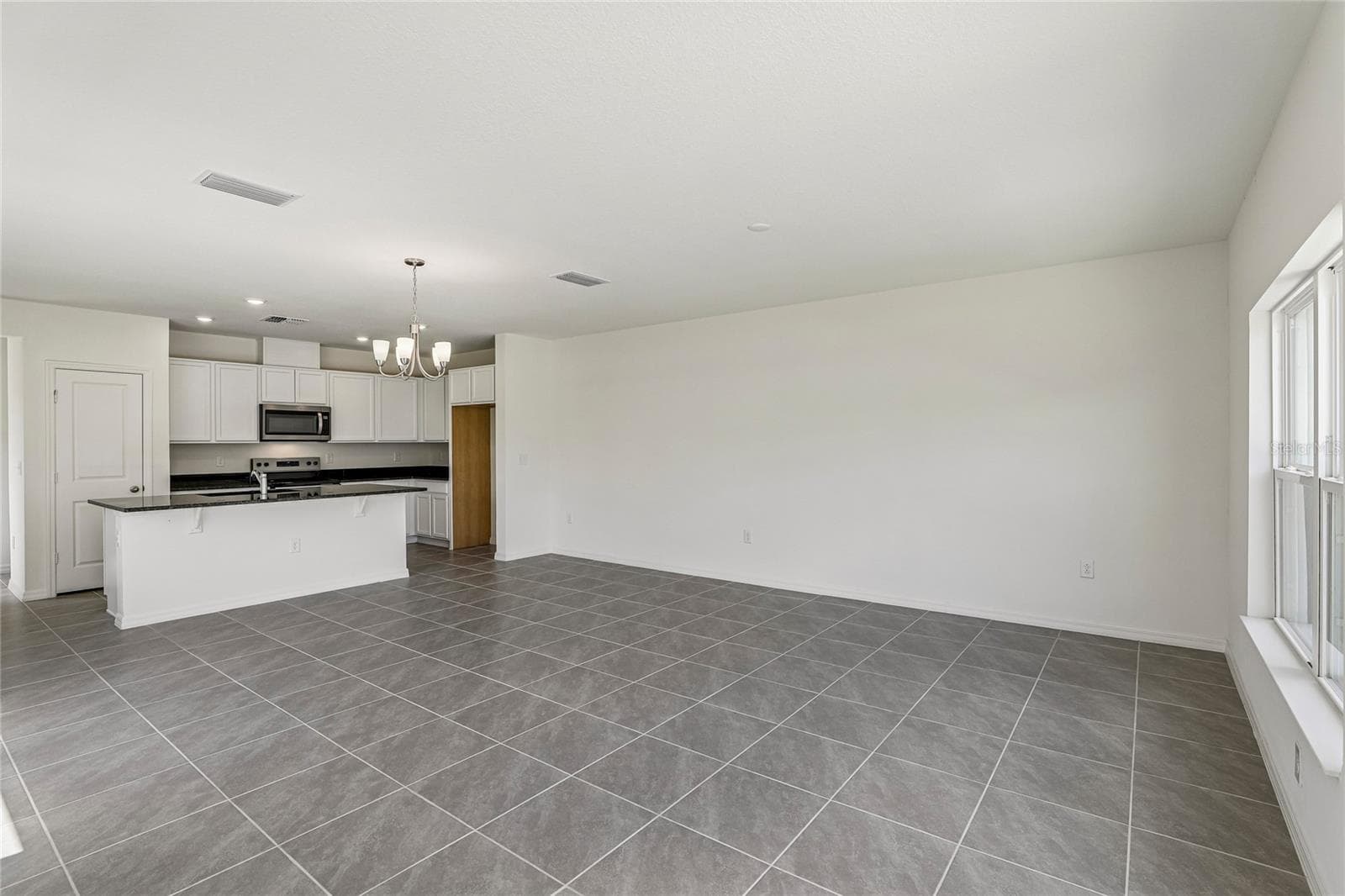 Townhouse at 679 MEADOWS EDGE PL, LAKE WALES, photo 7 of 17