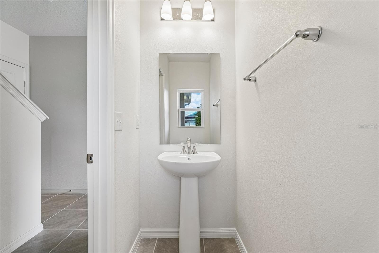 Townhouse at 679 MEADOWS EDGE PL, LAKE WALES, photo 9 of 17