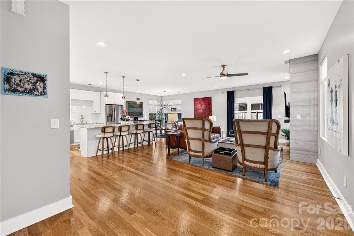 Single Family Residence at 621 Campus Street, Charlotte, photo 5 of 46