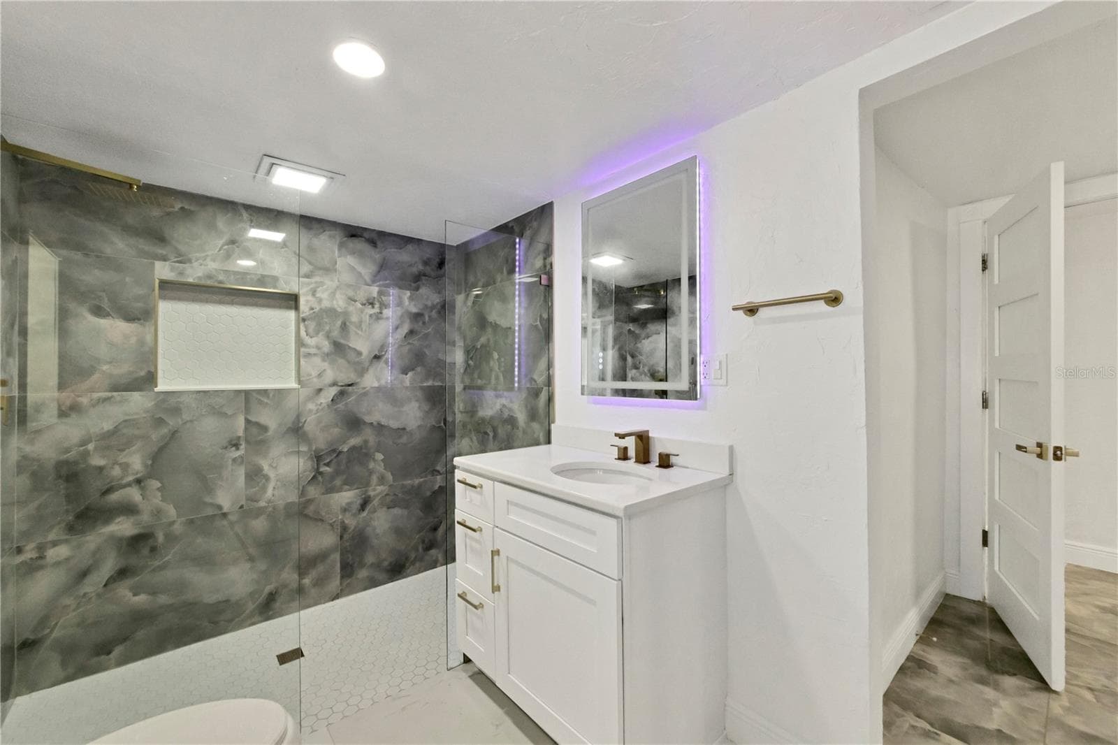 Single Family Residence at 2839 OLYMPIC ST, SARASOTA, photo 19 of 41