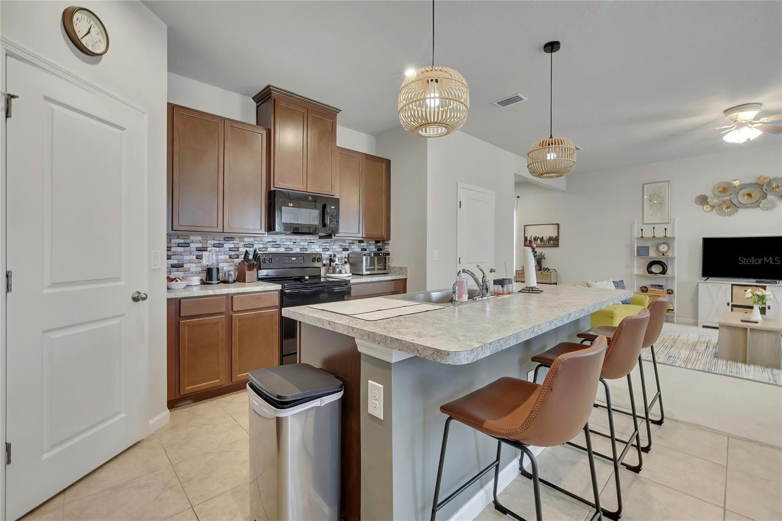 Single Family Residence at 11912 THORNCREST DR, SPRING HILL, photo 17 of 55