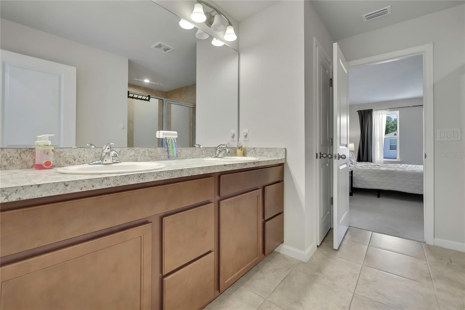 Single Family Residence at 11912 THORNCREST DR, SPRING HILL, photo 31 of 55
