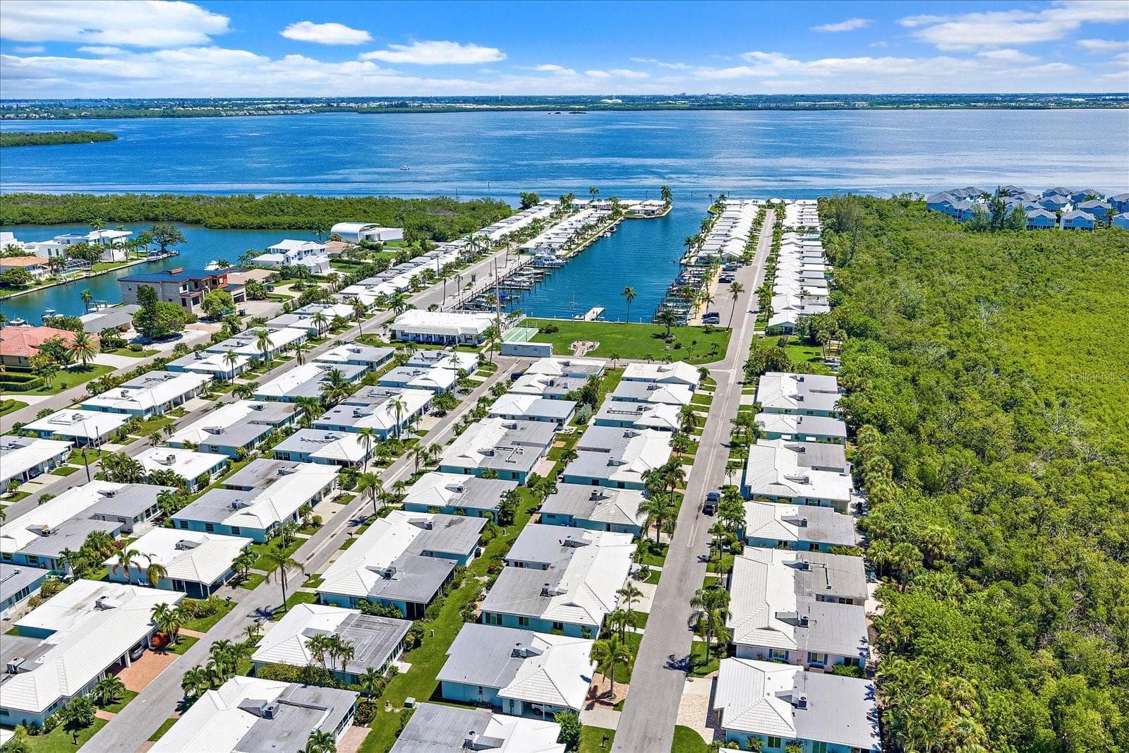 Steps from the Marina - 711 SPANISH DR S #211, LONGBOAT KEY