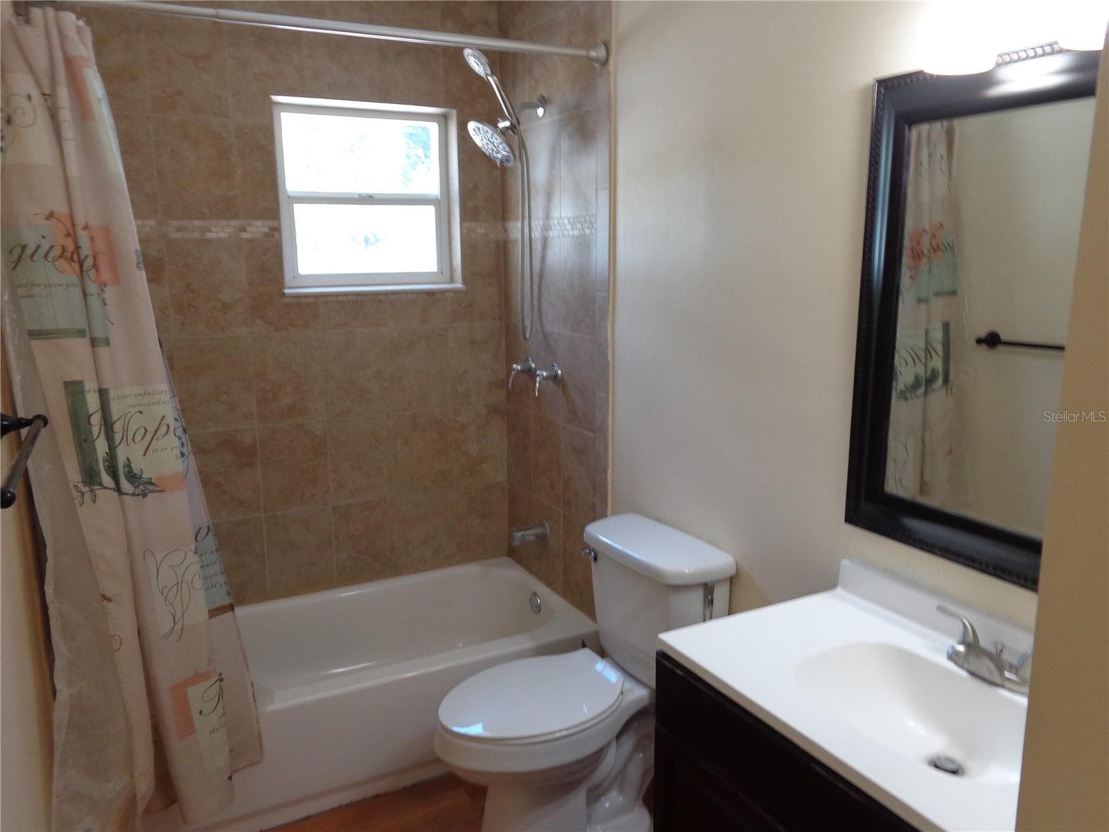 Full Bathroom - 2305 NE 38TH ST, OCALA