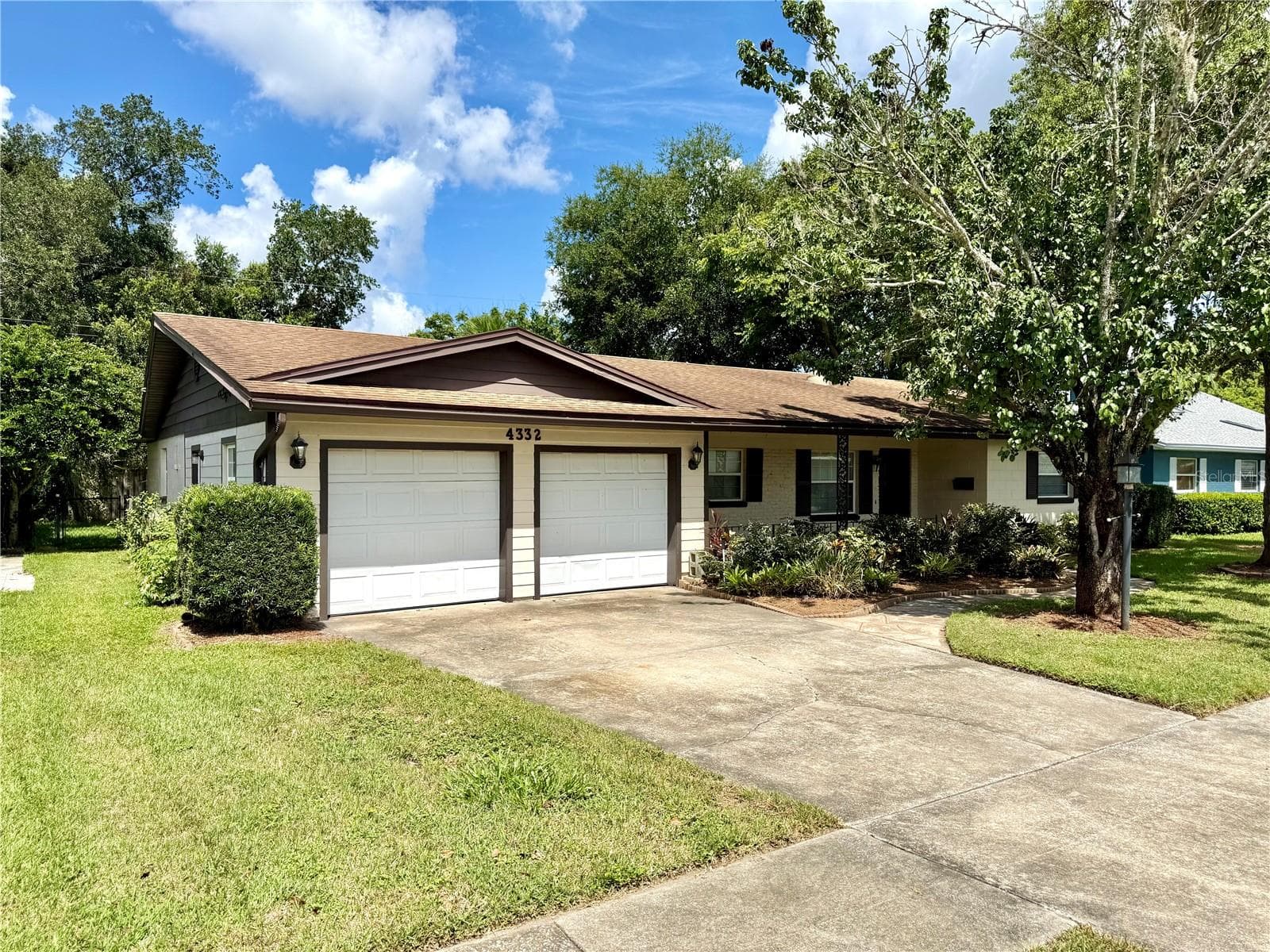 Single Family Residence at 4332 BLONIGEN AVE, ORLANDO, photo 2 of 39