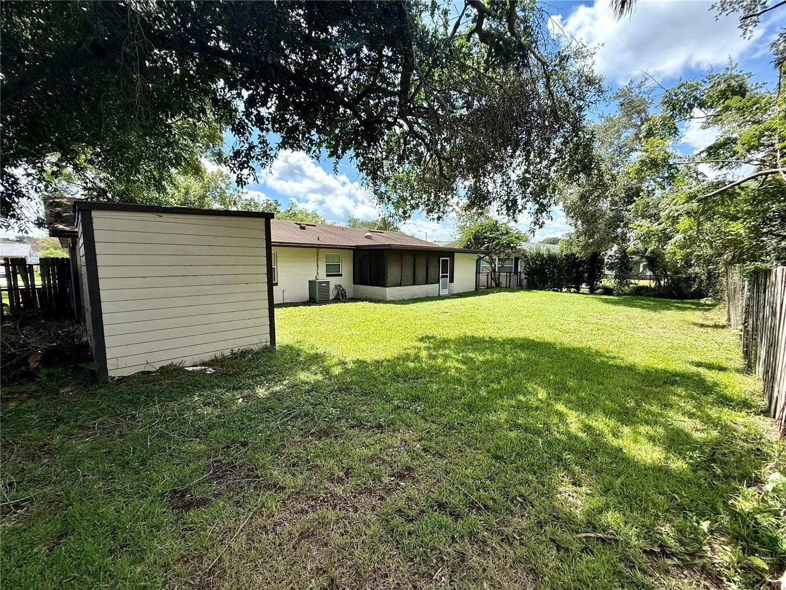 Single Family Residence at 4332 BLONIGEN AVE, ORLANDO, photo 8 of 39