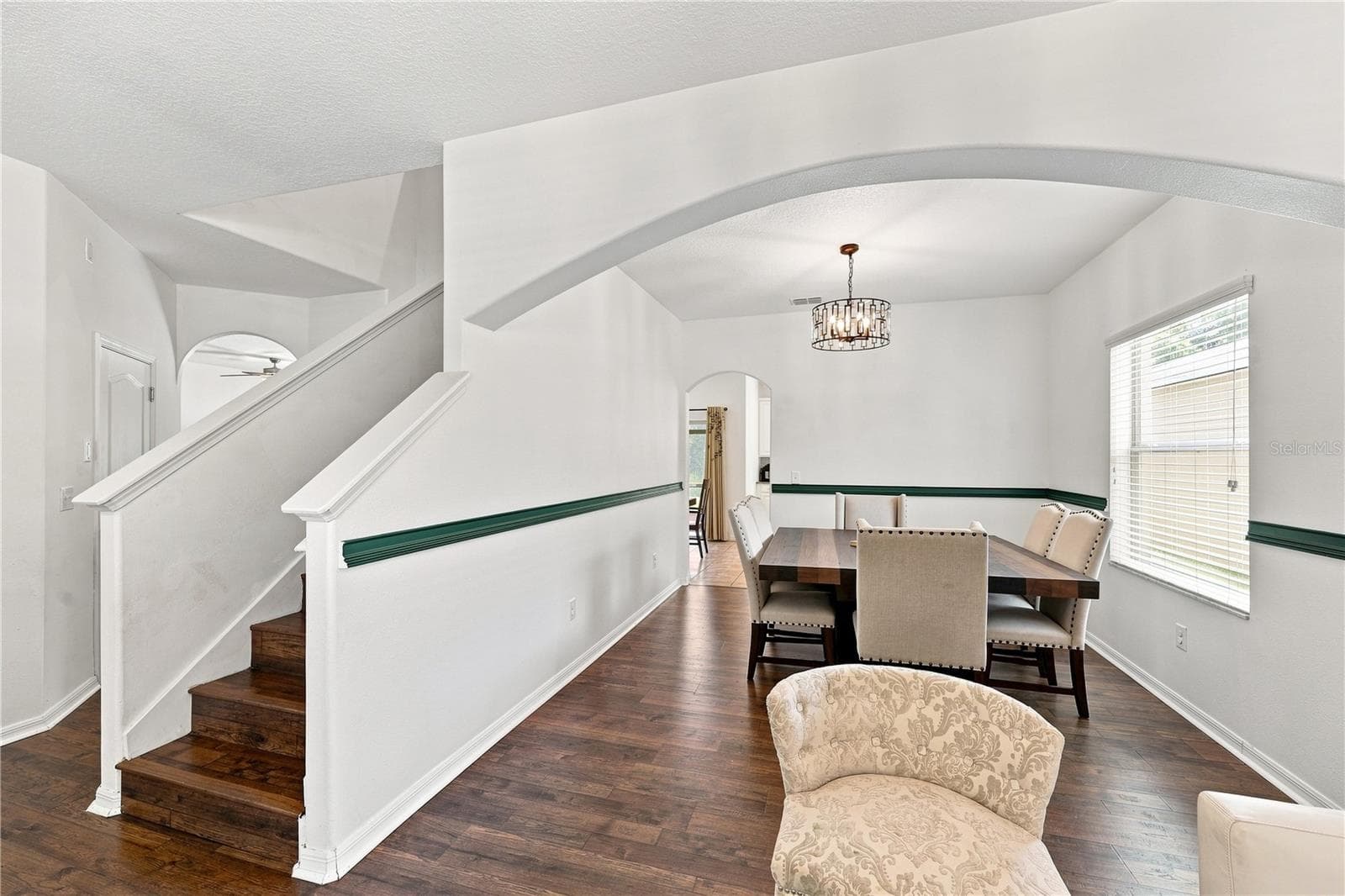 Fantastic architected curves providing ceiling dimension - 16613 MYRTLE SAND DR, WIMAUMA