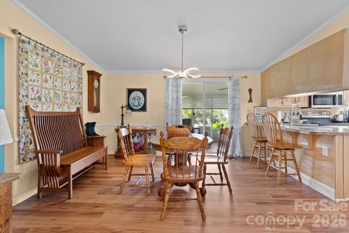 Single Family Residence at 39 Stephanie Lane, Hendersonville, photo 12 of 30
