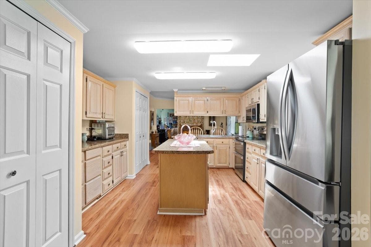 Single Family Residence at 39 Stephanie Lane, Hendersonville, photo 16 of 30