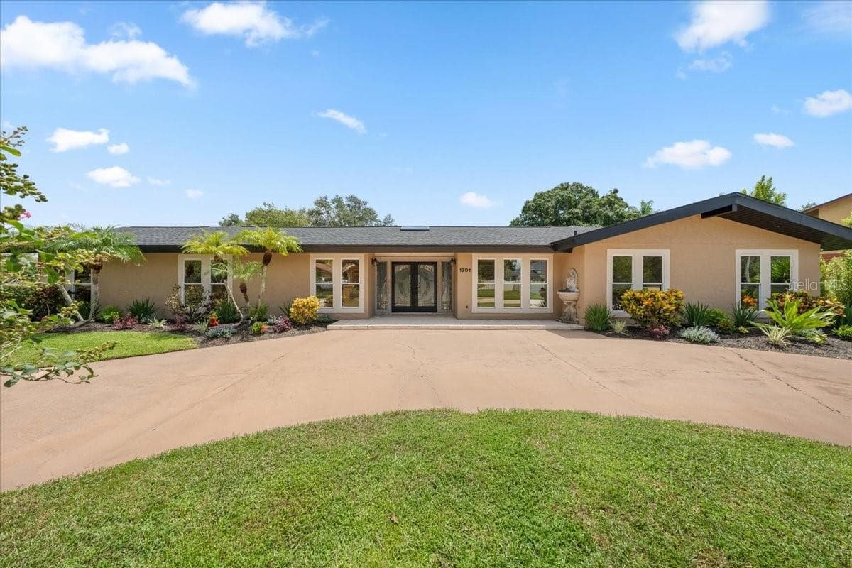Single Family Residence at 1701 ALLENS CREEK DR, CLEARWATER, photo 2 of 99