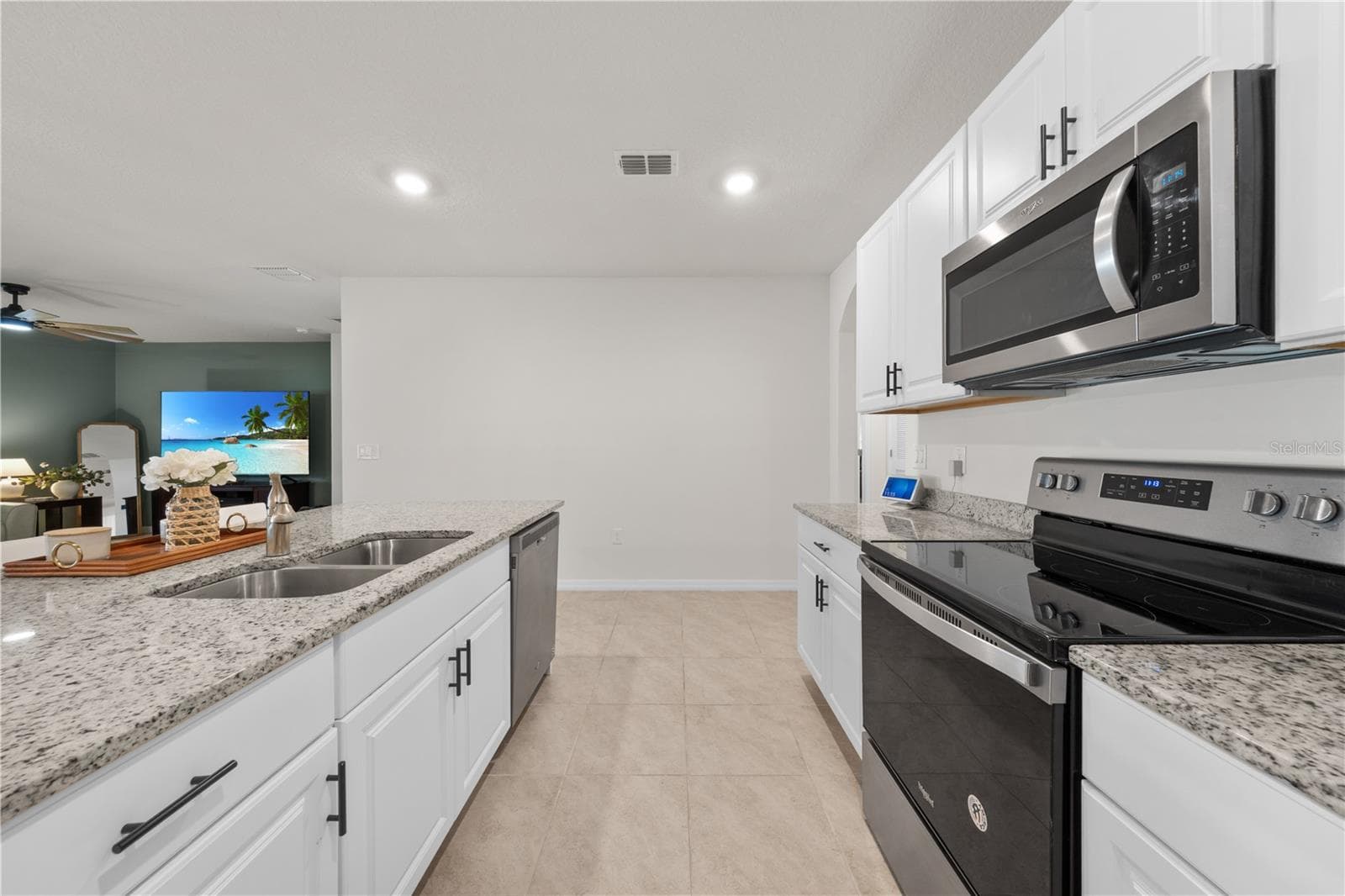 Single Family Residence at 907 GUADALUPE DR, ORANGE CITY, photo 16 of 49