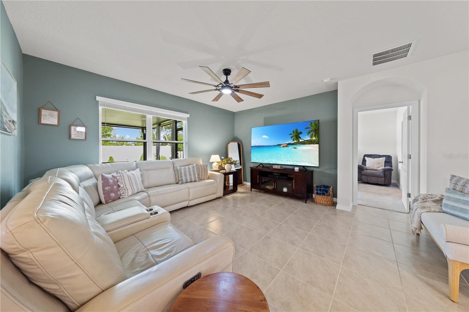 Single Family Residence at 907 GUADALUPE DR, ORANGE CITY, photo 24 of 49