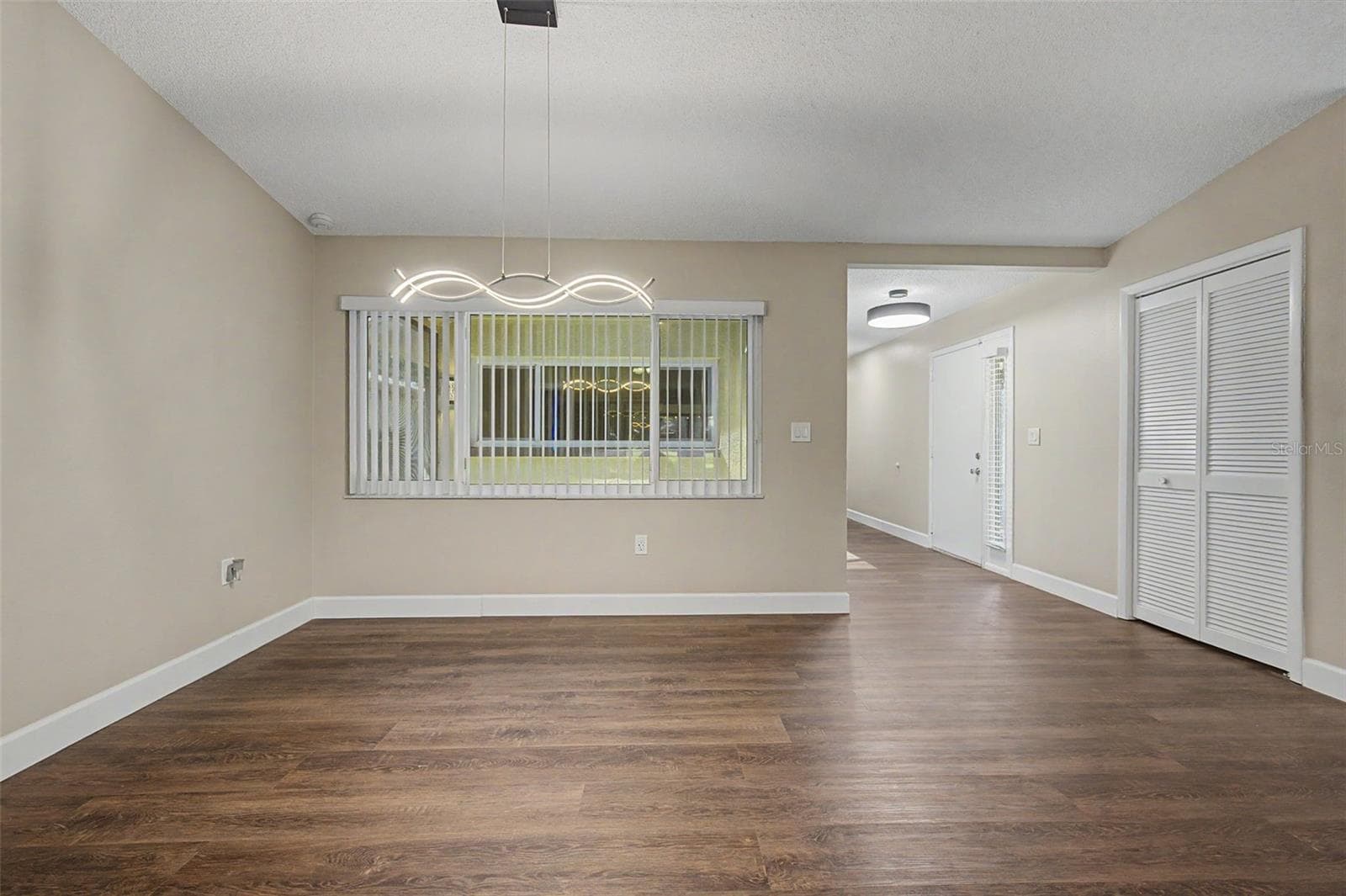Family/Dining Room - 7800 FAIRLAWN DR, HUDSON