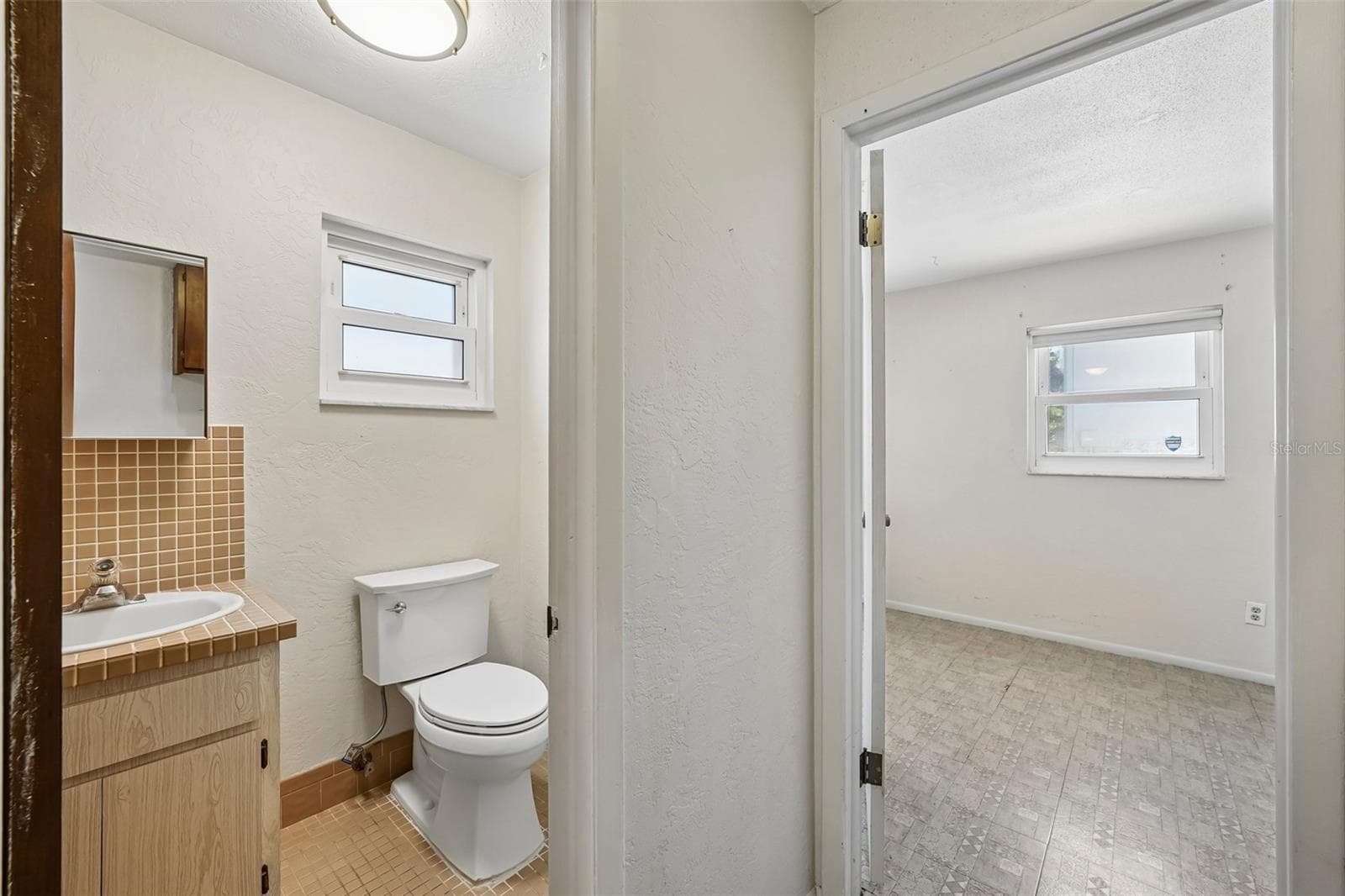 Single Family Residence at 144 8TH AVE N, ST PETERSBURG, photo 23 of 52