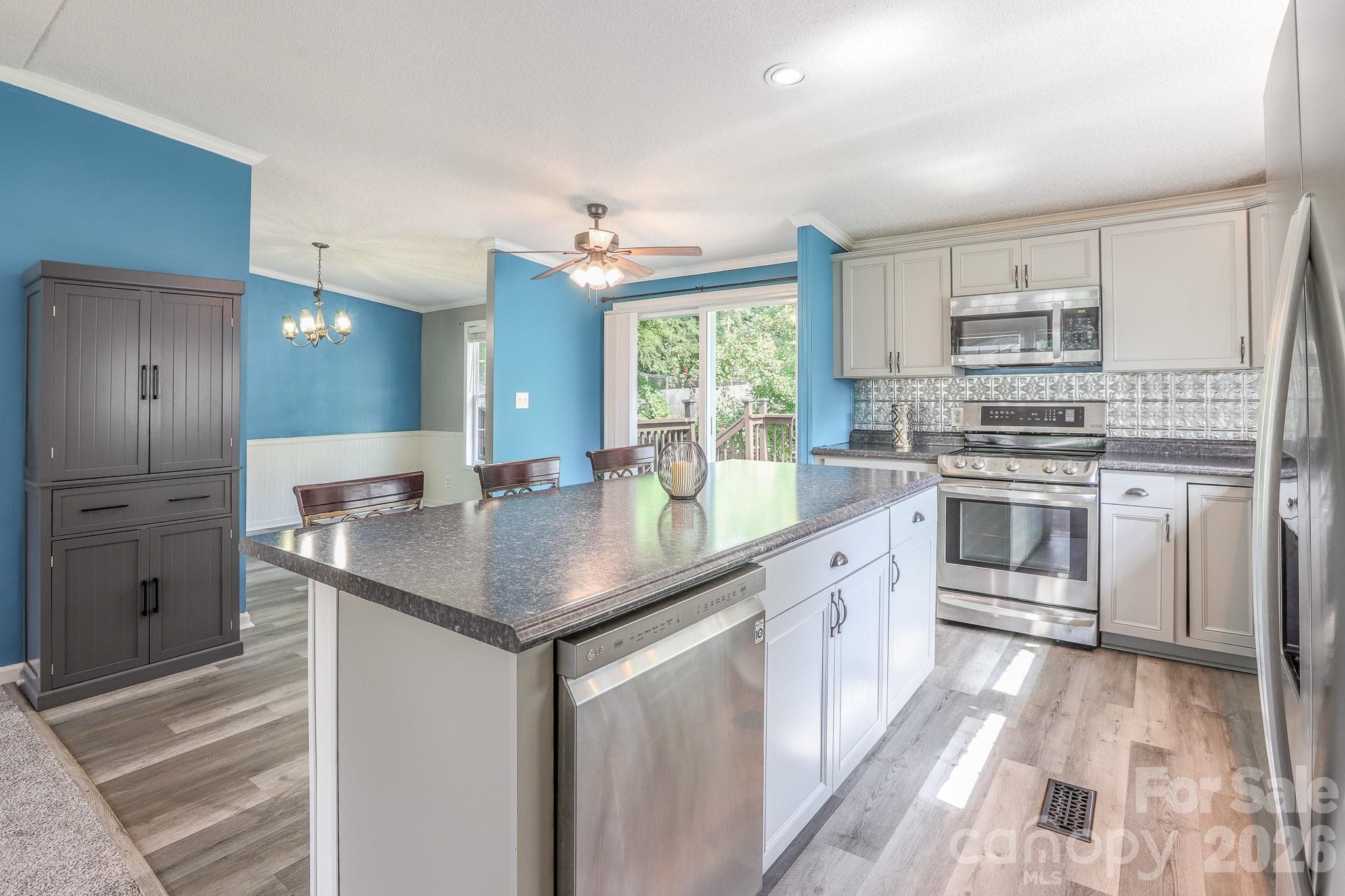 Single Family Residence at 2171 Brantley Creek Drive, Kannapolis, photo 8 of 20