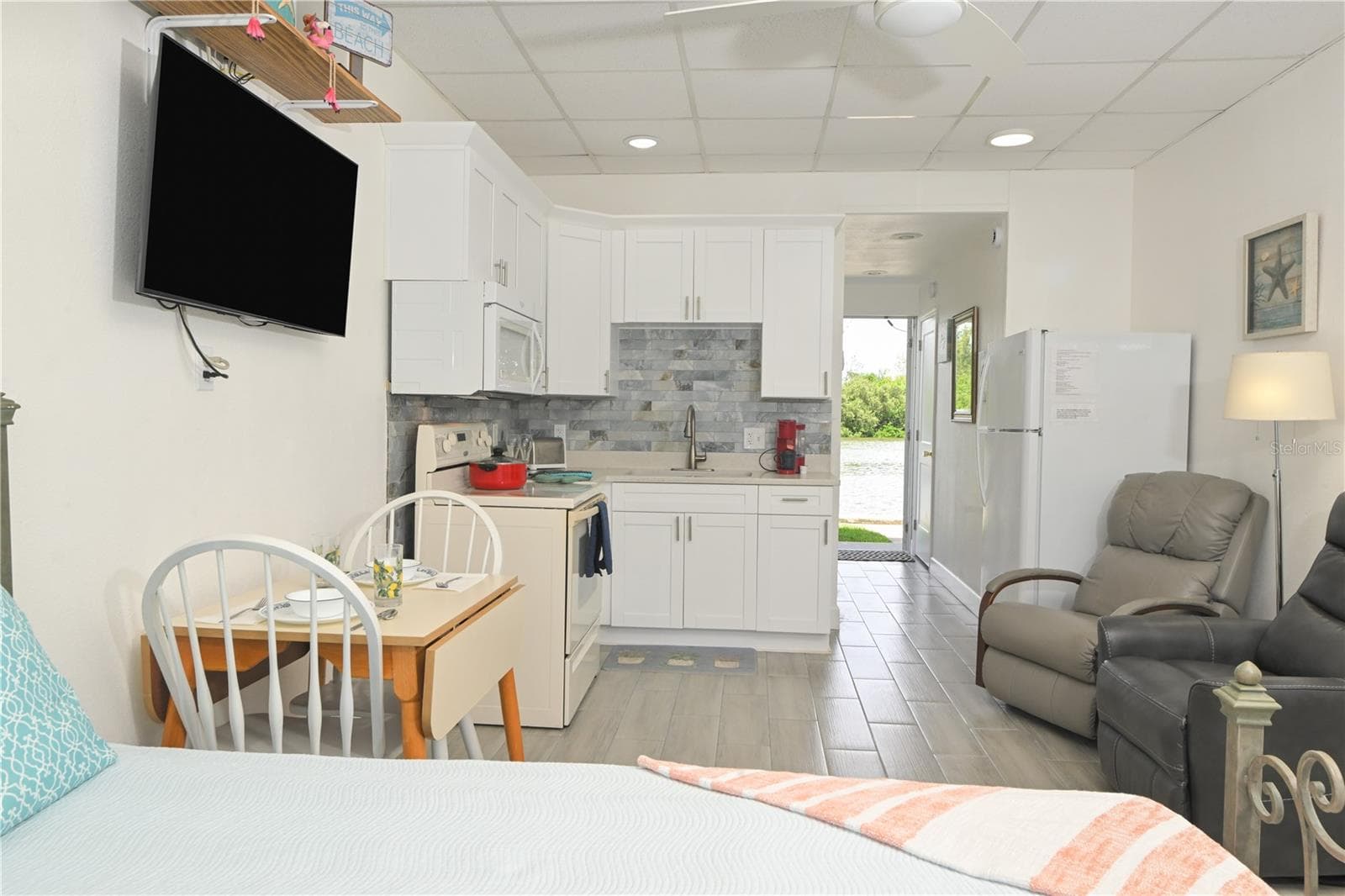 Water view with open-concept floor plan. - 18399 GULF BLVD #371, INDIAN SHORES
