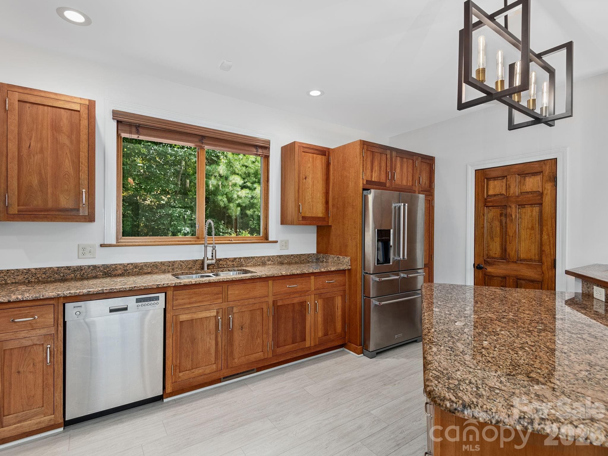 Large Kitchen space w/walk in Pantry. High end appliances. - 248 Wisdom Cove Road, Flat Rock