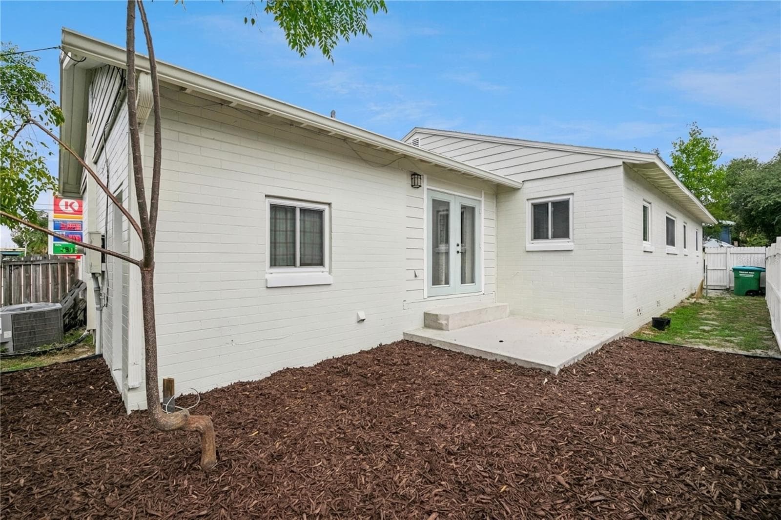 Patio Pad / Side Yard - 1652 BERKSHIRE AVE, WINTER PARK