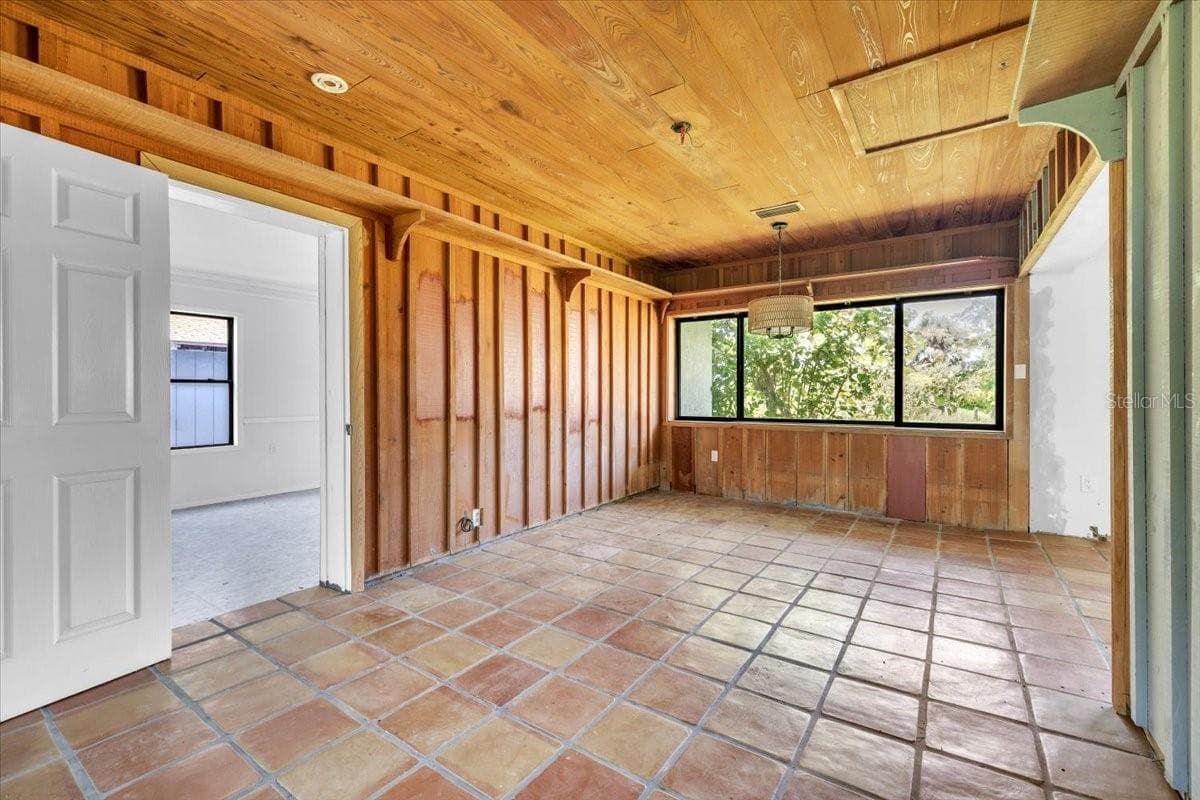 Single Family Residence at 807 LUCILLE AVE, NOKOMIS, photo 15 of 45