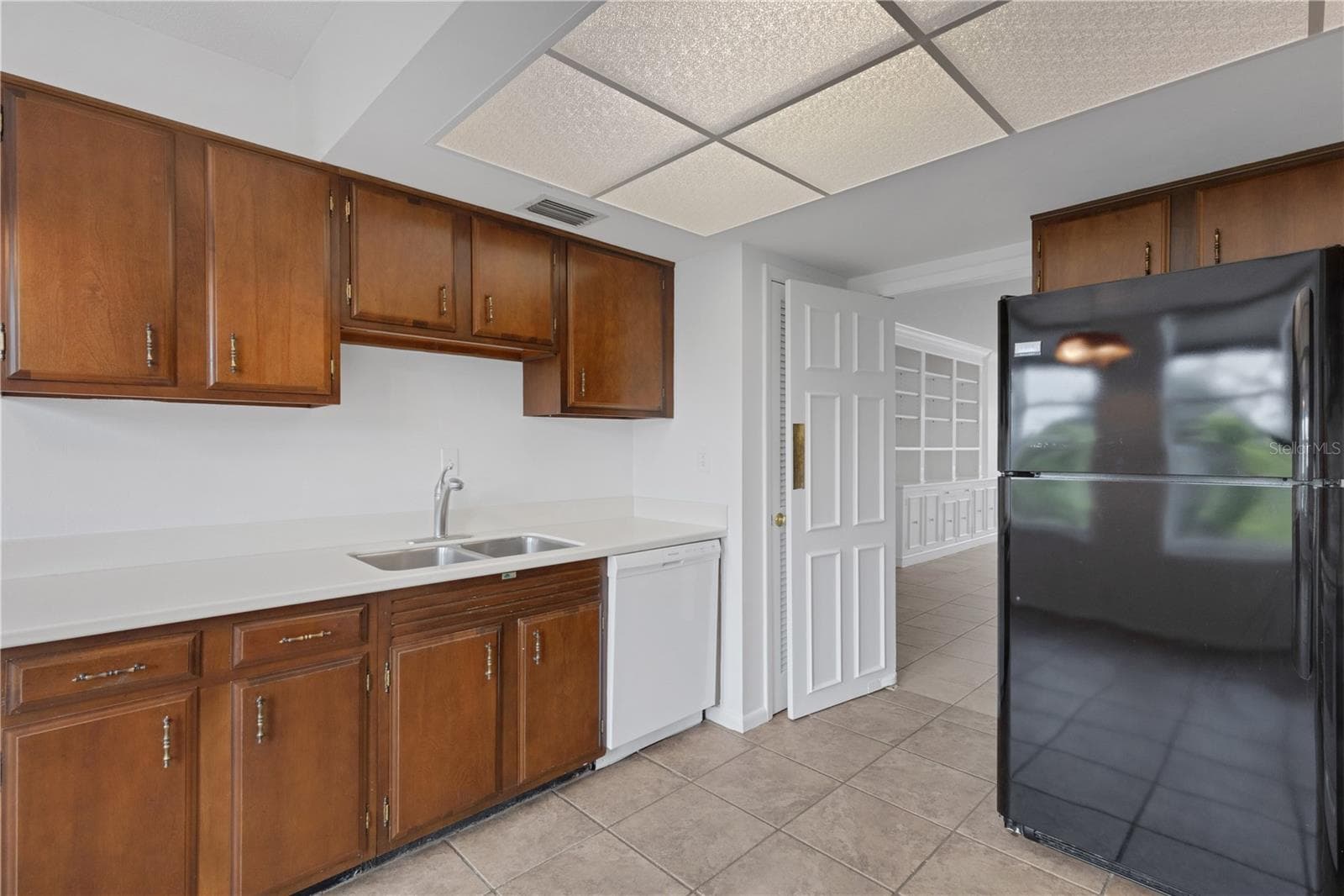 Another pantry behind Butler's door - 2403 S ARDSON PL #402B, TAMPA