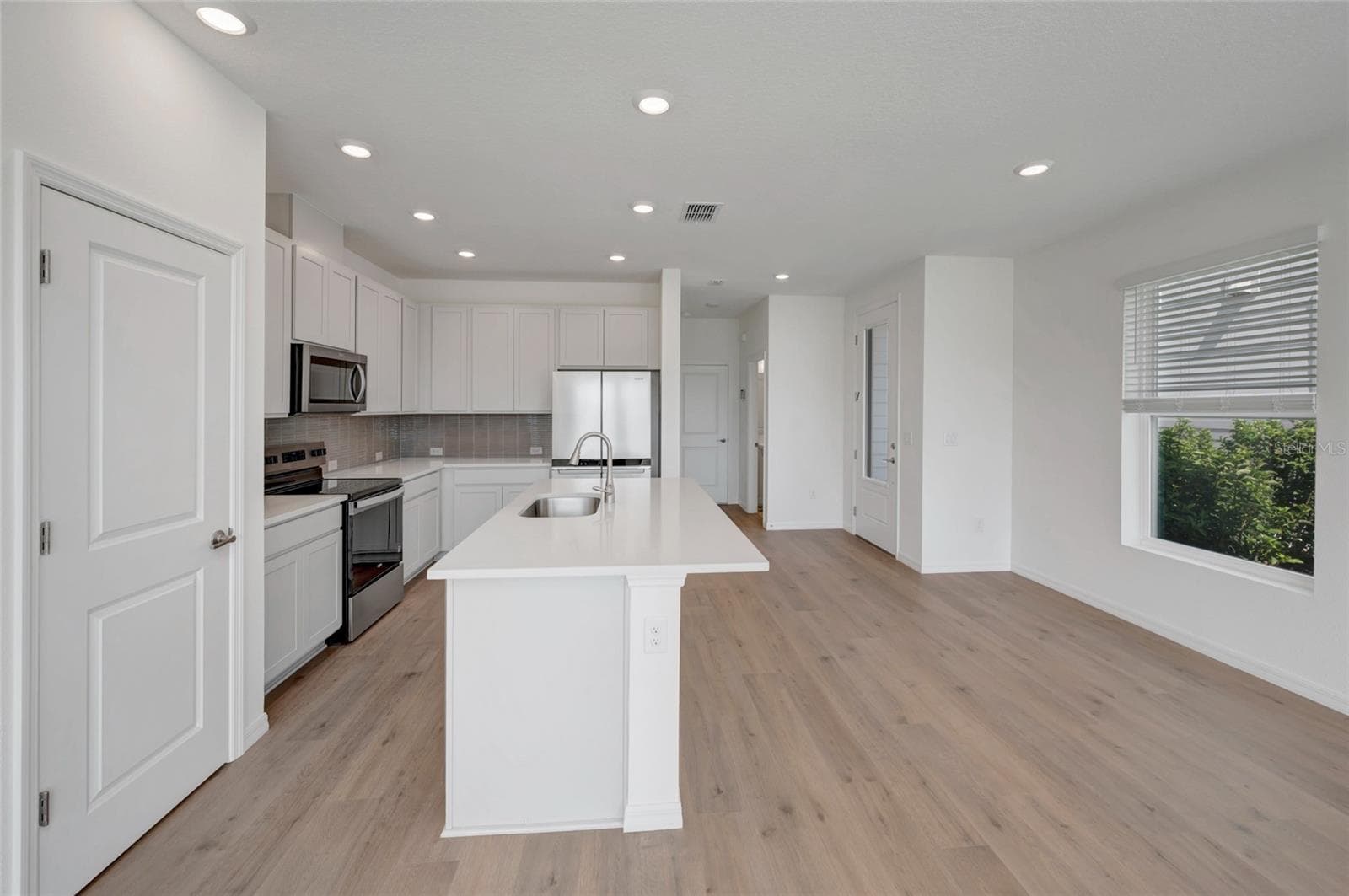 Kitchen - 6412 JENSEN VIEW AVE, APOLLO BEACH