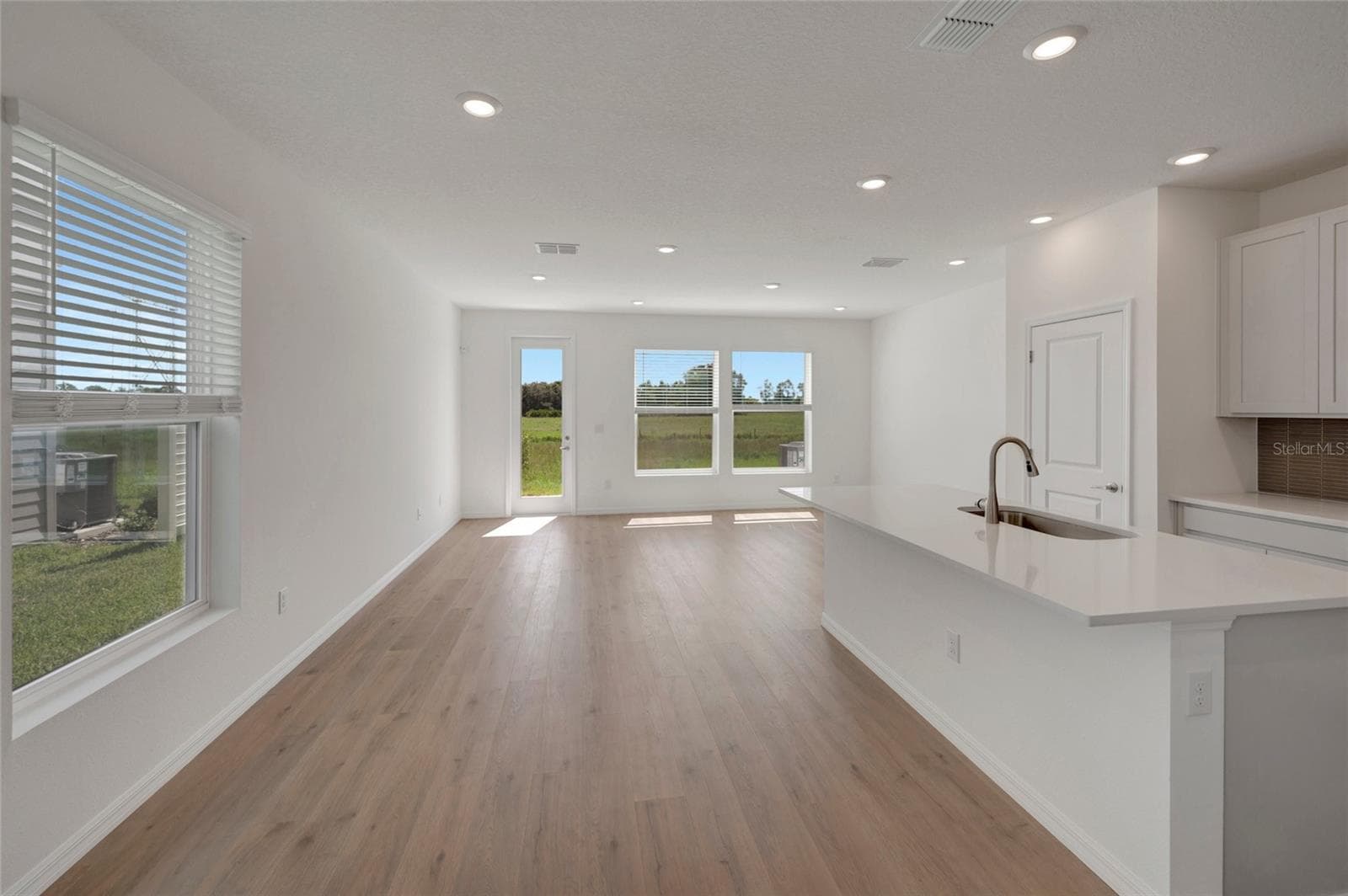 Kitchen - 6412 JENSEN VIEW AVE, APOLLO BEACH