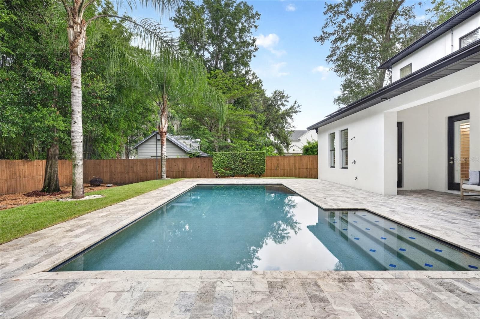 Private backyard with space for pets, lounging, & play - 2343 VERSAILLES AVE, WINTER PARK