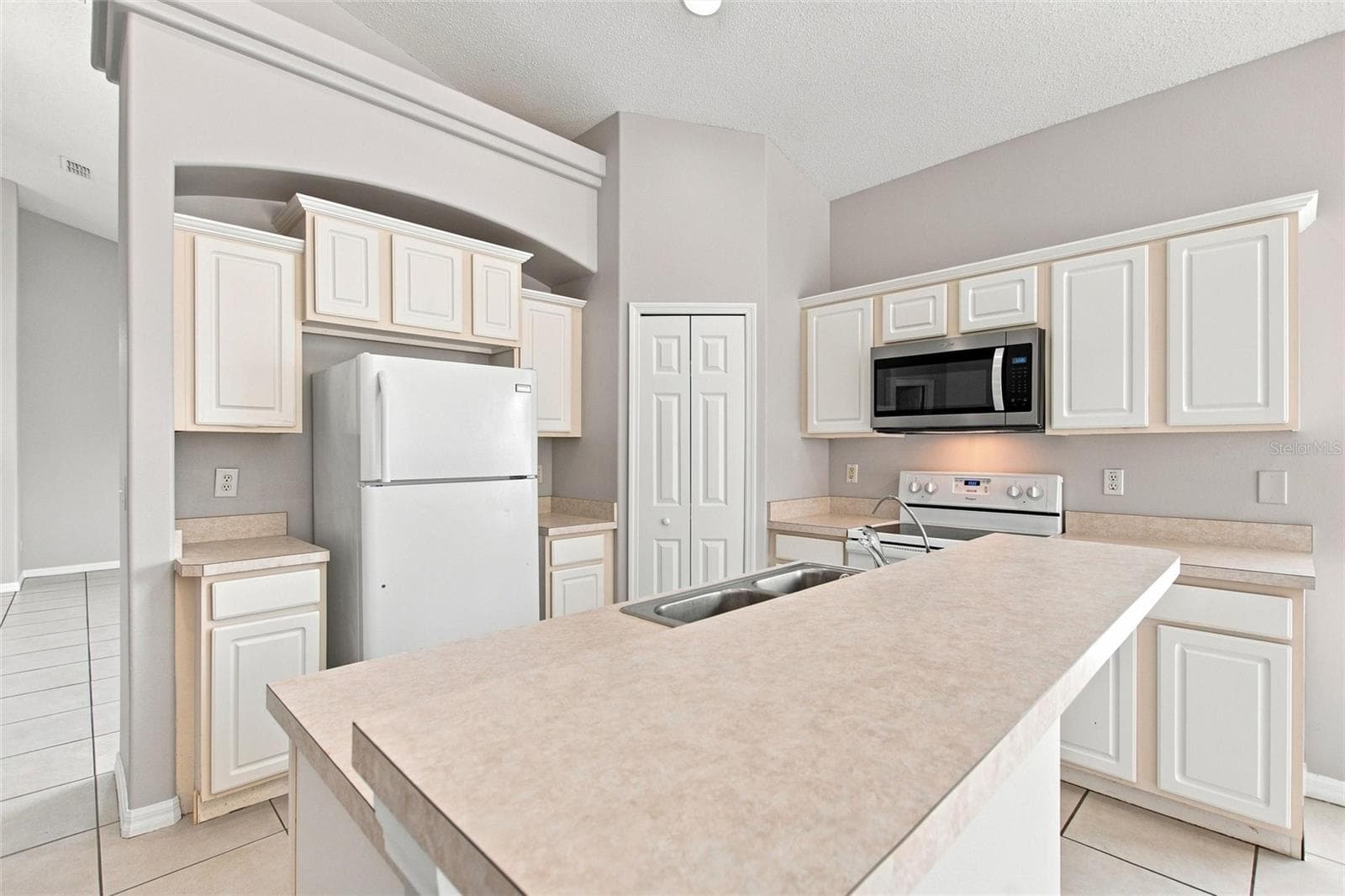 Single Family Residence at 16616 PALM SPRING DR, CLERMONT, photo 12 of 48