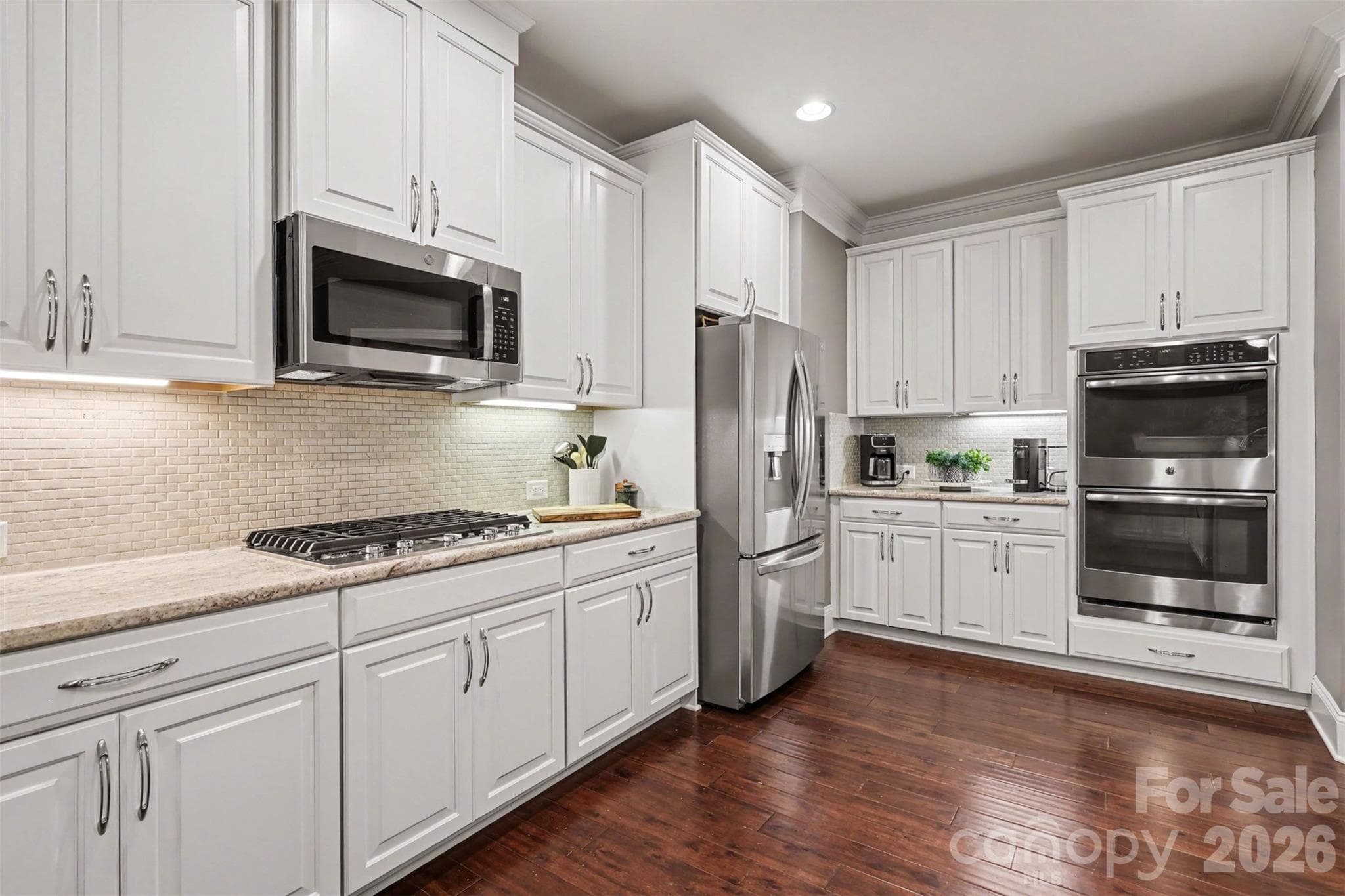 Kitchen/double oven/gas stove - 4004 Widgeon Way, Waxhaw