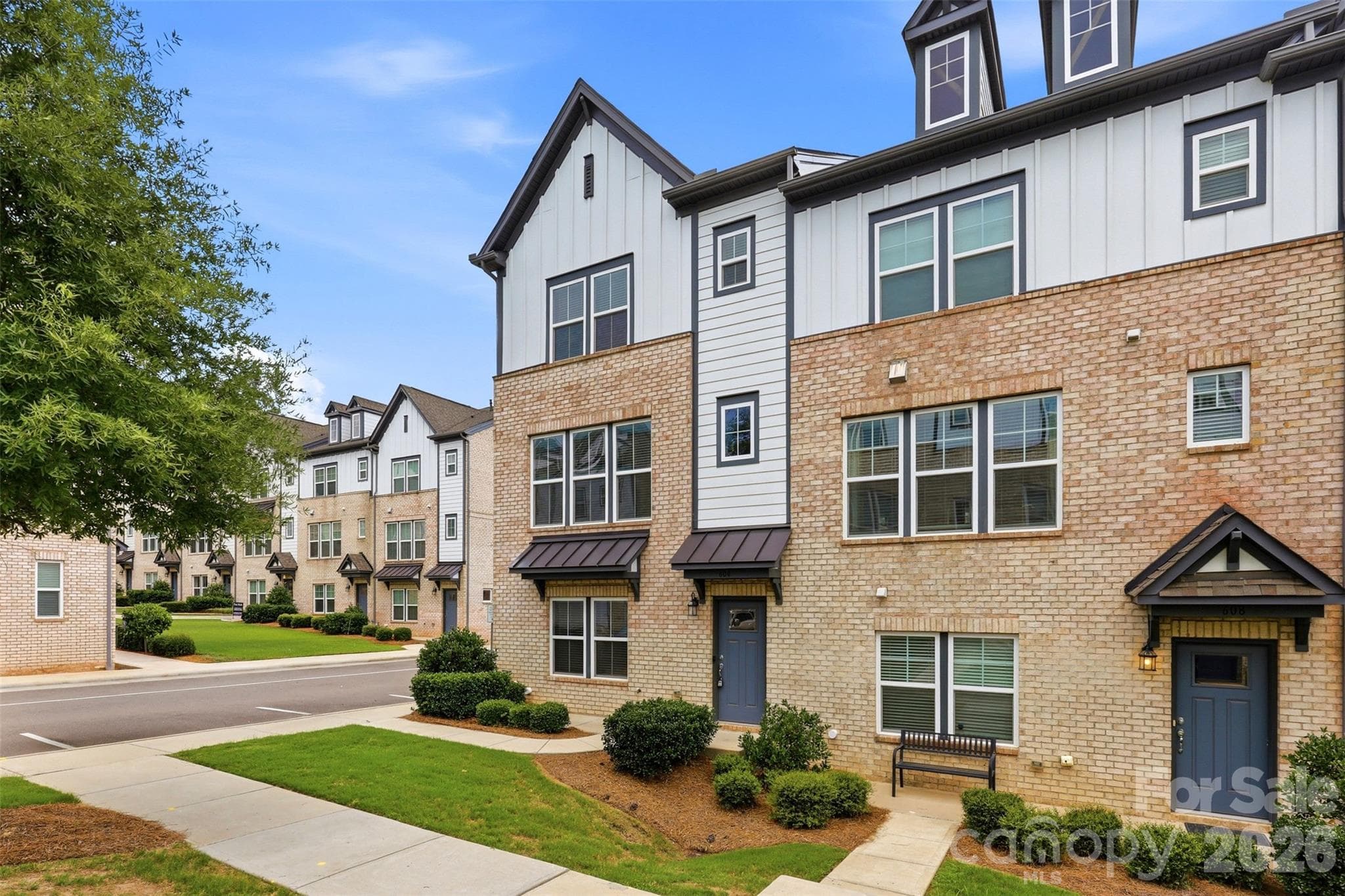 Townhouse at 604 Tudor Park Way, Charlotte, photo 5 of 35