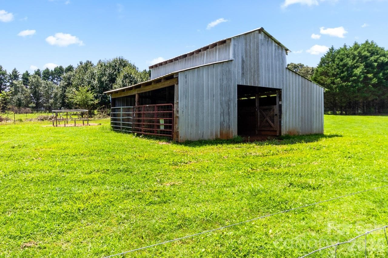 26' x 28' barn - 393 Cedar Grove Church Road, Vale