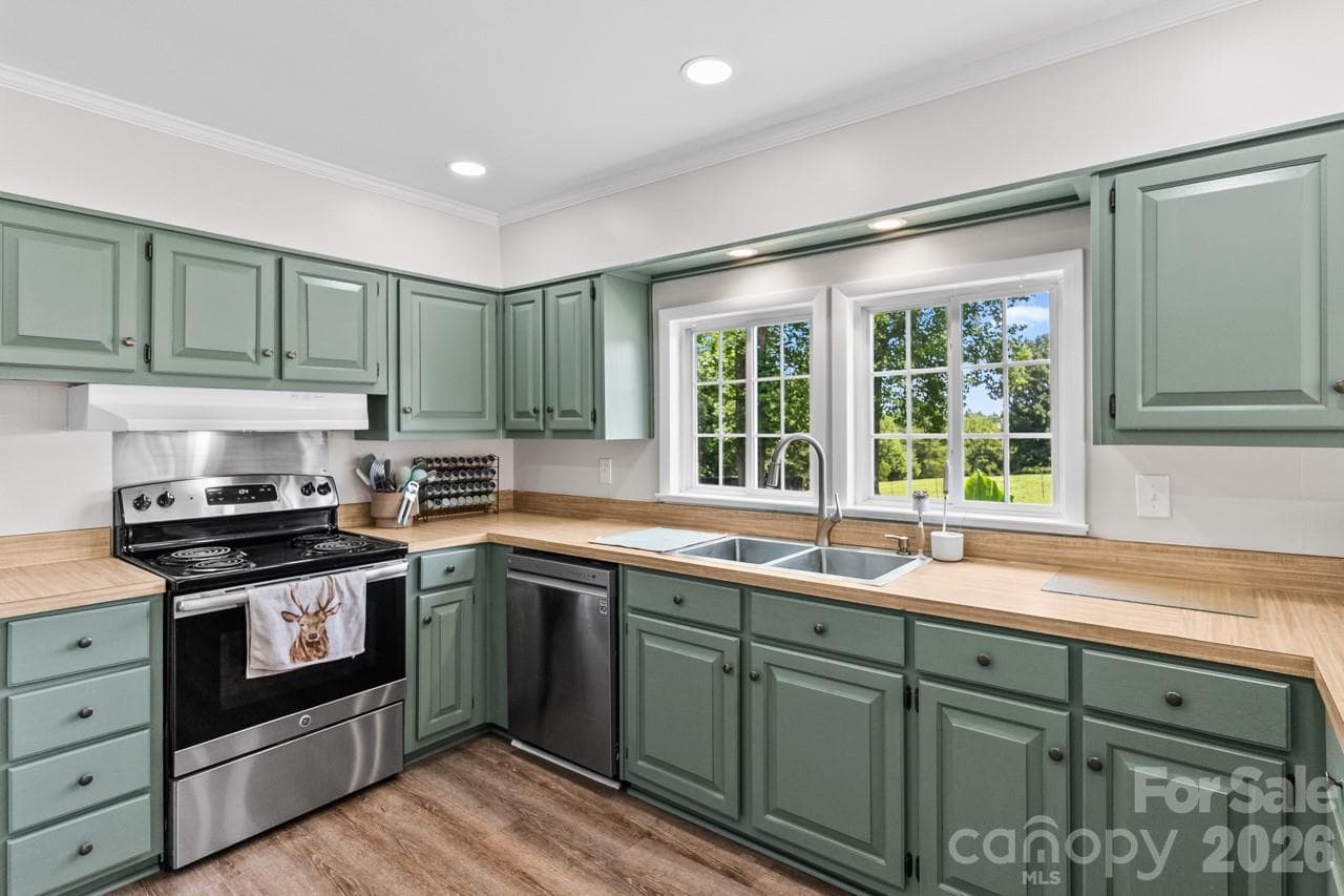 Kitchen area - 393 Cedar Grove Church Road, Vale