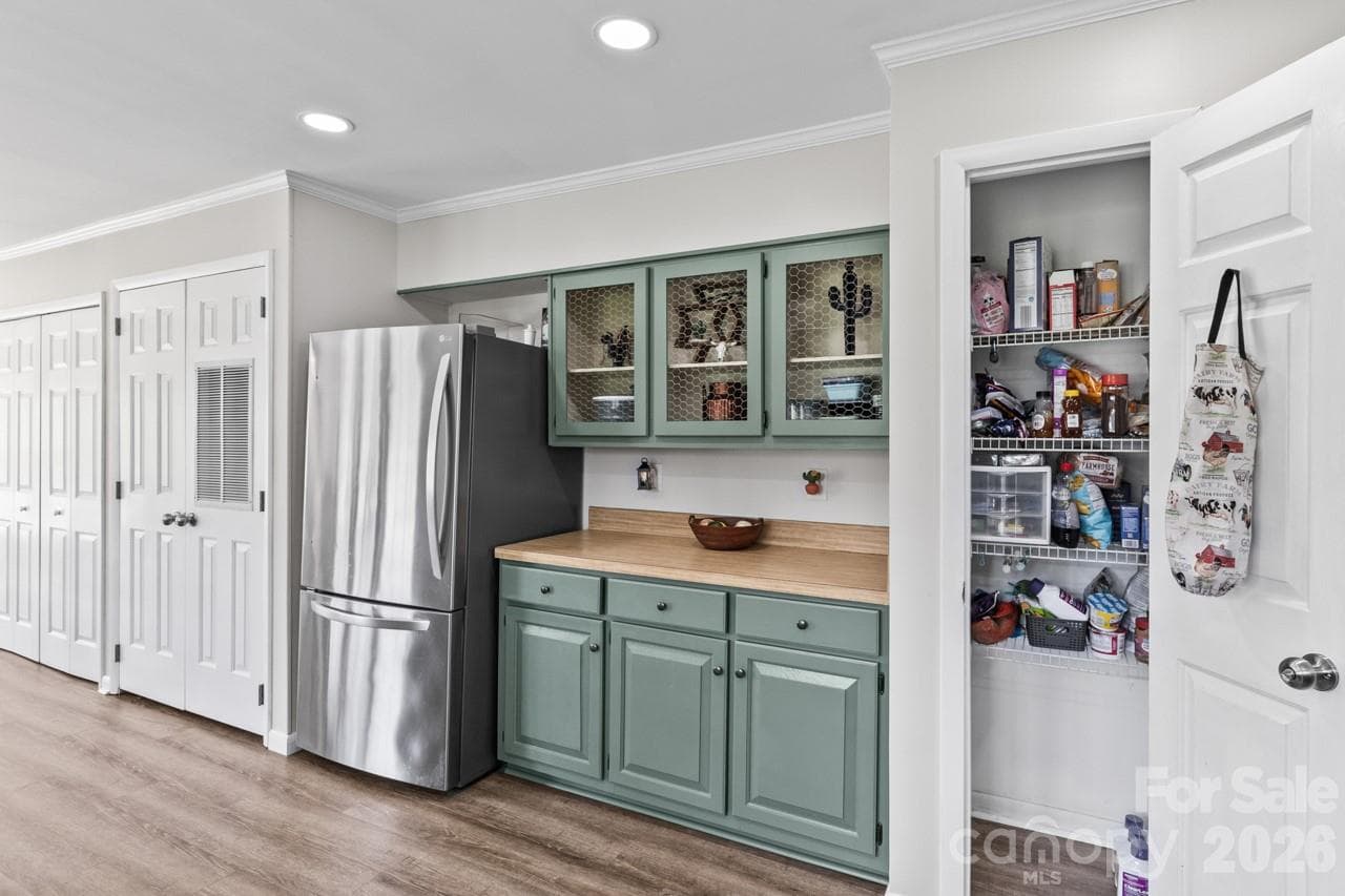Kitchen area - 393 Cedar Grove Church Road, Vale