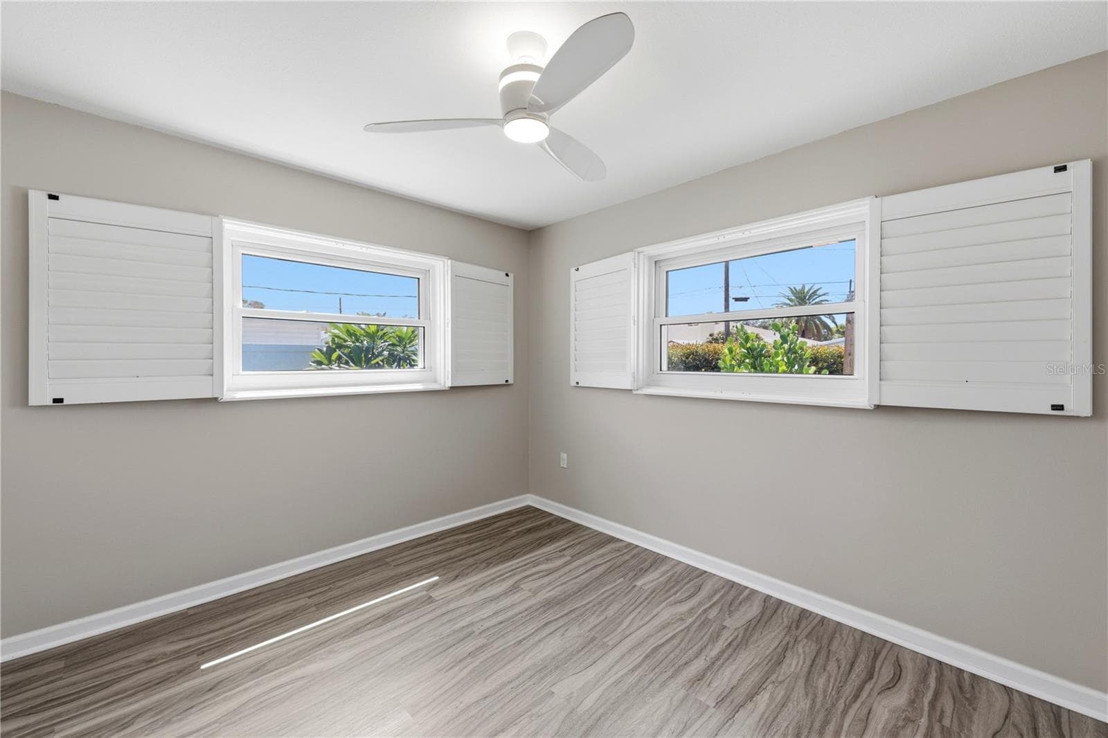 Single Family Residence at 1317 CYPRESS AVE, VENICE, photo 9 of 51