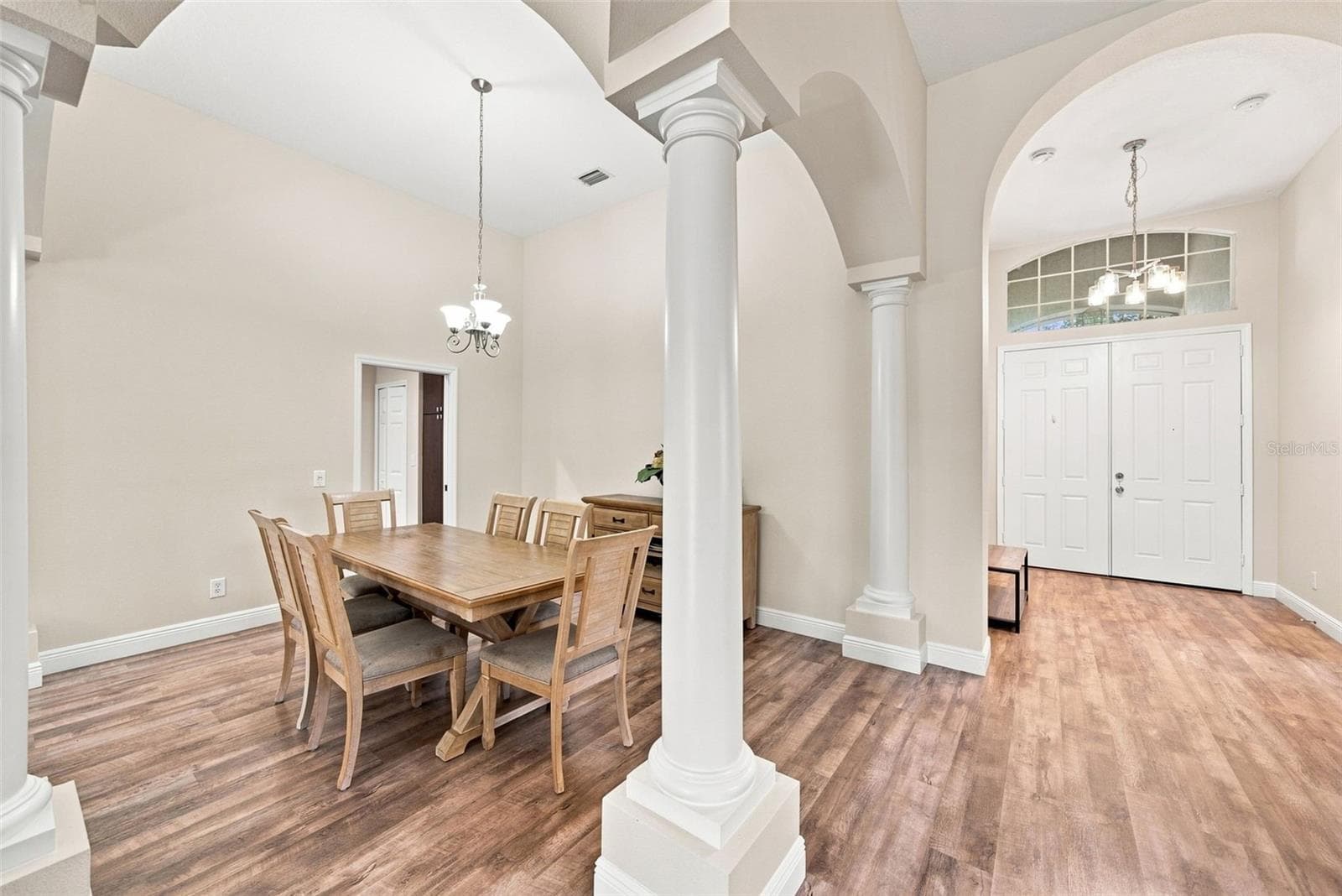Single Family Residence at 295 LONDONDERRY DR, SARASOTA, photo 9 of 35
