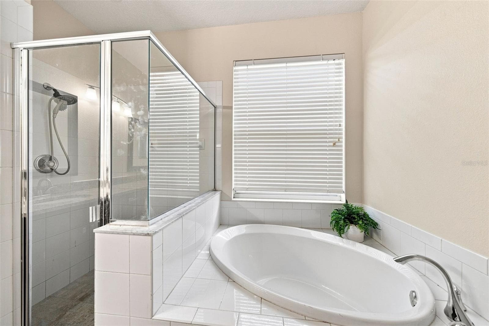 Single Family Residence at 295 LONDONDERRY DR, SARASOTA, photo 23 of 35