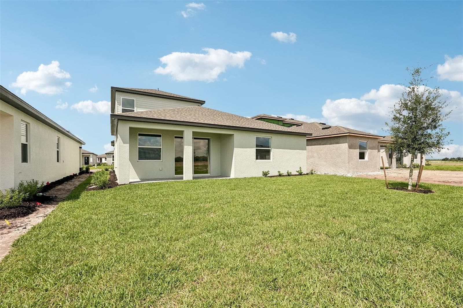 Single Family Residence at 8712 CANARD CV, PALMETTO, photo 2 of 32