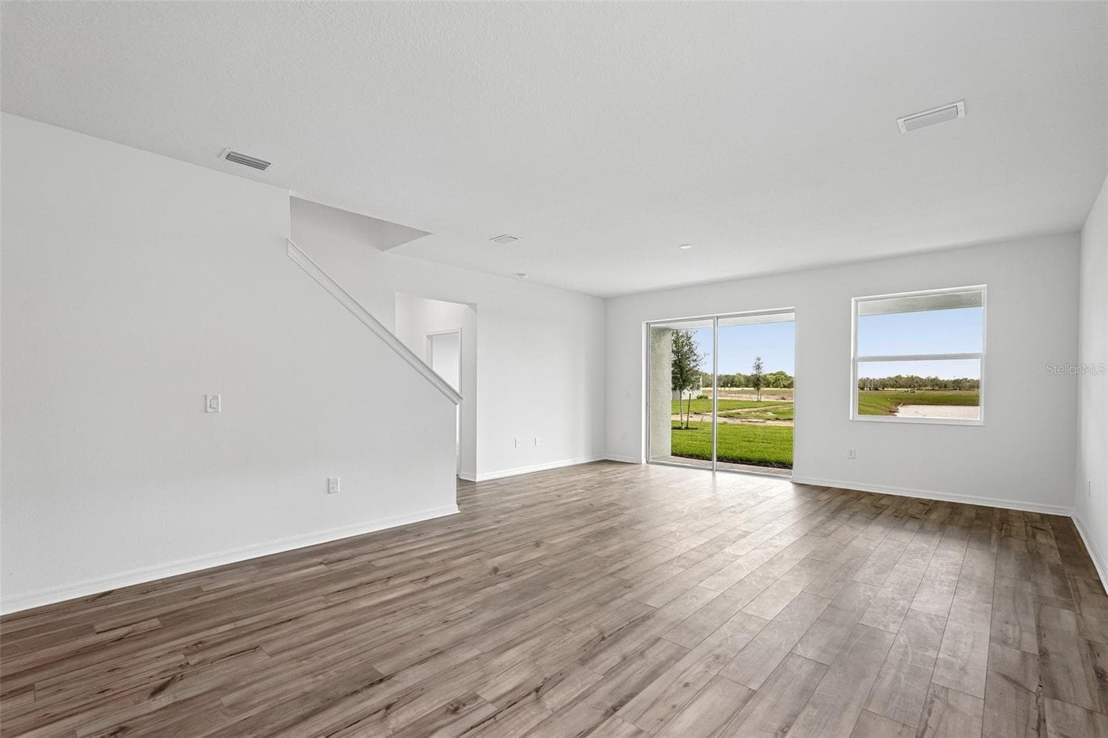 Single Family Residence at 8712 CANARD CV, PALMETTO, photo 5 of 32