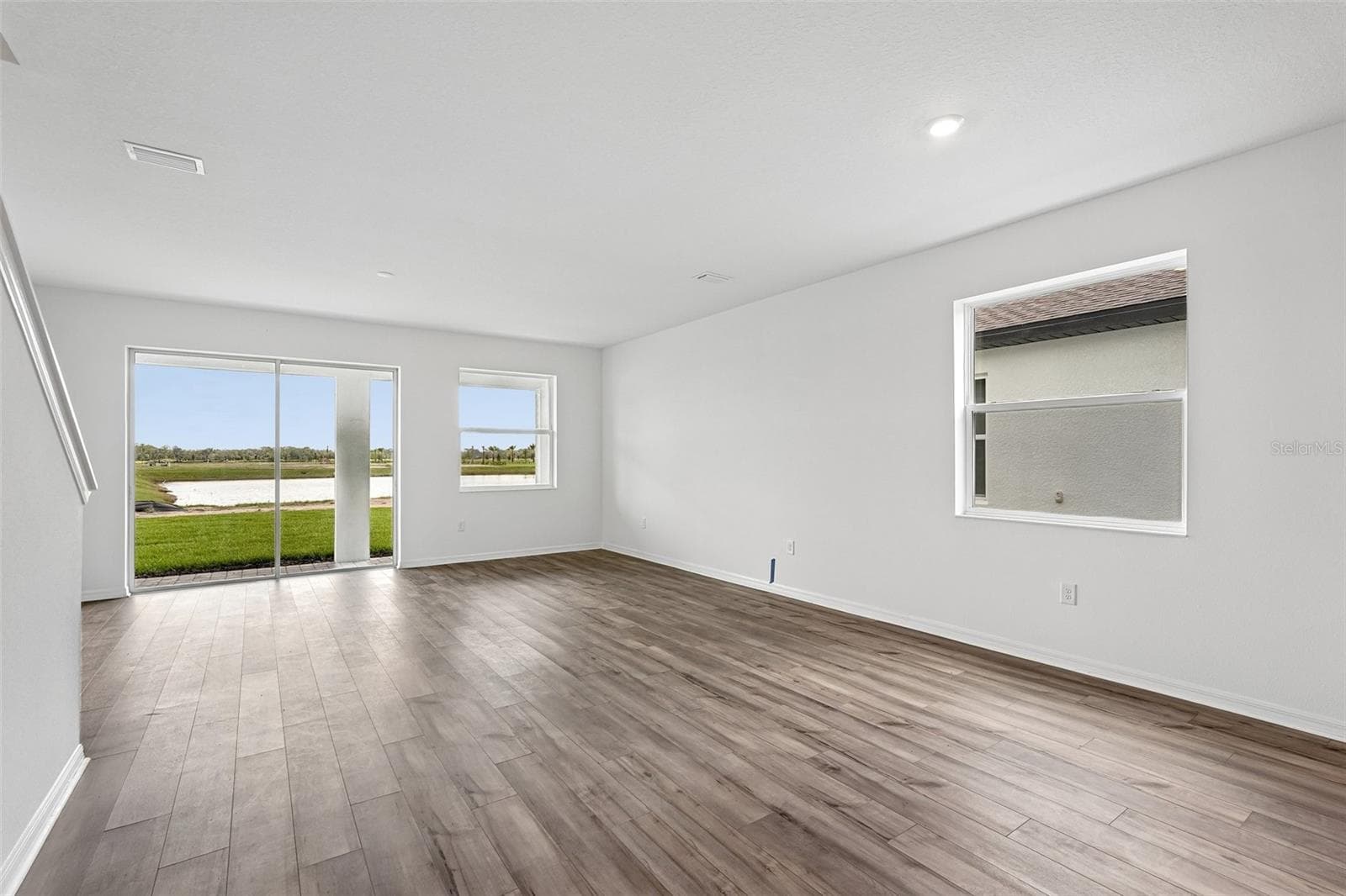 Single Family Residence at 8712 CANARD CV, PALMETTO, photo 6 of 32