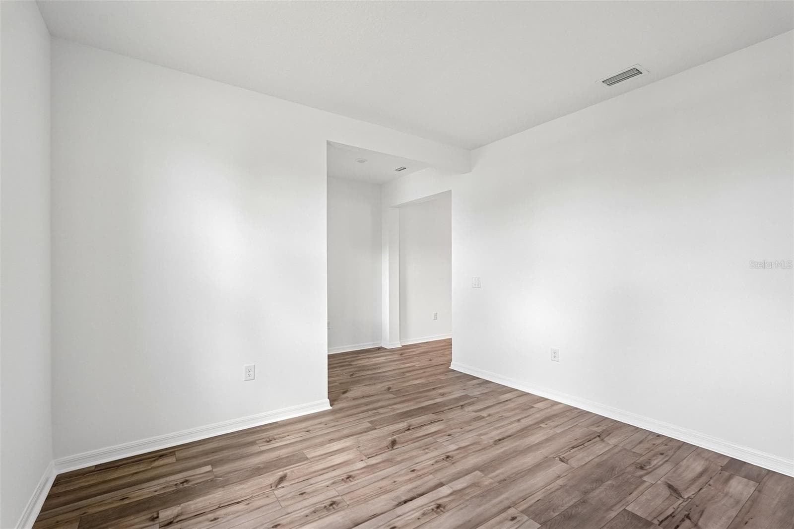 Single Family Residence at 8712 CANARD CV, PALMETTO, photo 11 of 32