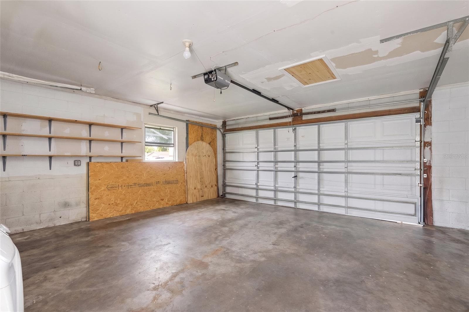 Single Family Residence at 7529 ARMAND CIR, TAMPA, photo 39 of 50