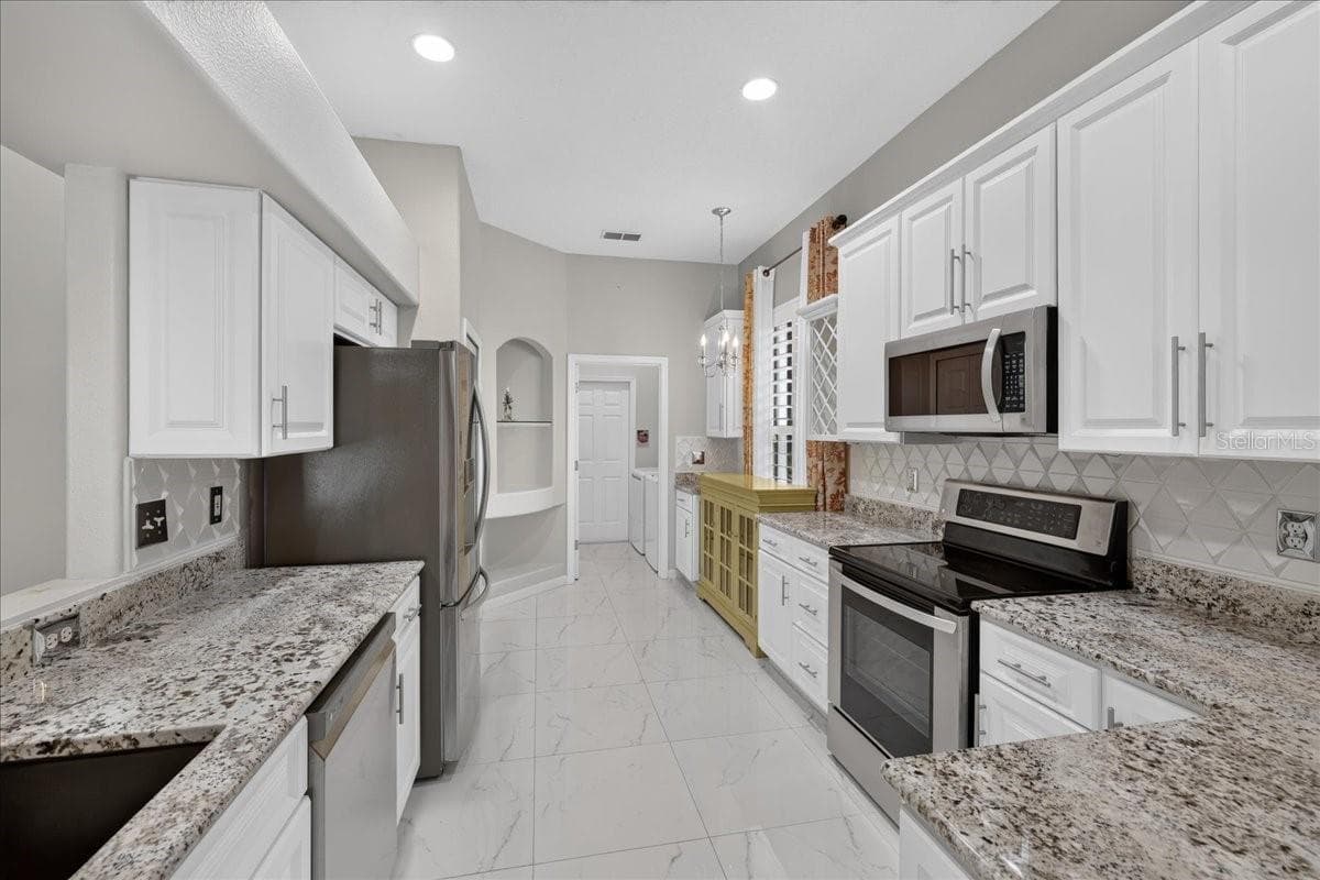 Single Family Residence at 5 CAPTIVA AT LIONSPAW, DAYTONA BEACH, photo 14 of 31