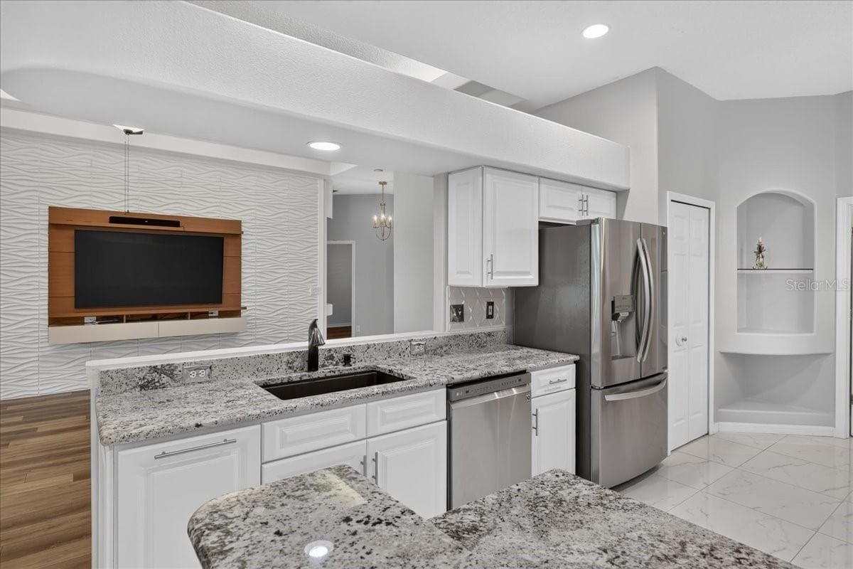 Single Family Residence at 5 CAPTIVA AT LIONSPAW, DAYTONA BEACH, photo 17 of 31