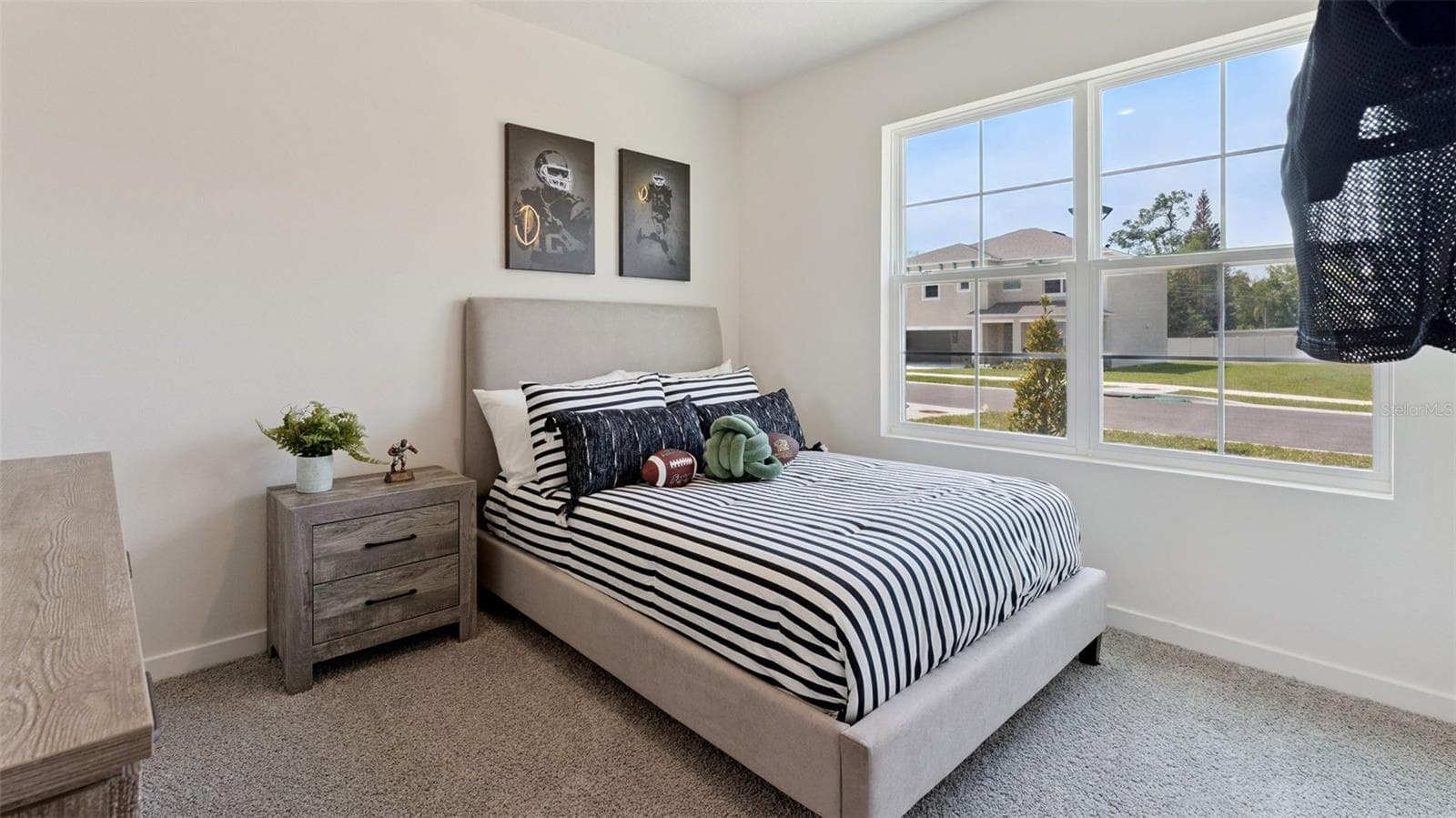 Single Family Residence at 968 CHAMPION RIDGE DR, DAYTONA BEACH, photo 16 of 41