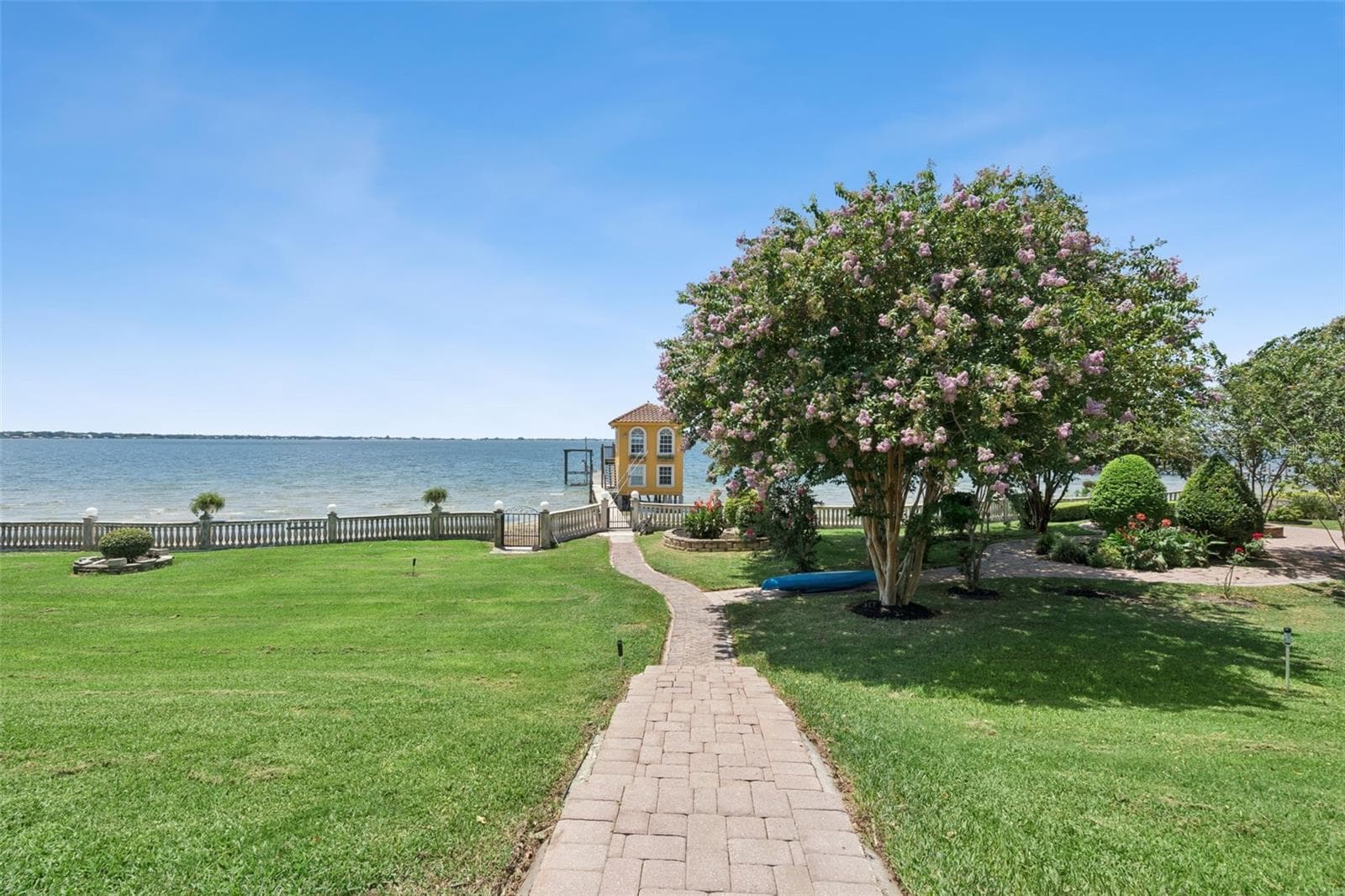 Single Family Residence at 2961 LAKEVIEW DR, SEBRING, photo 17 of 100